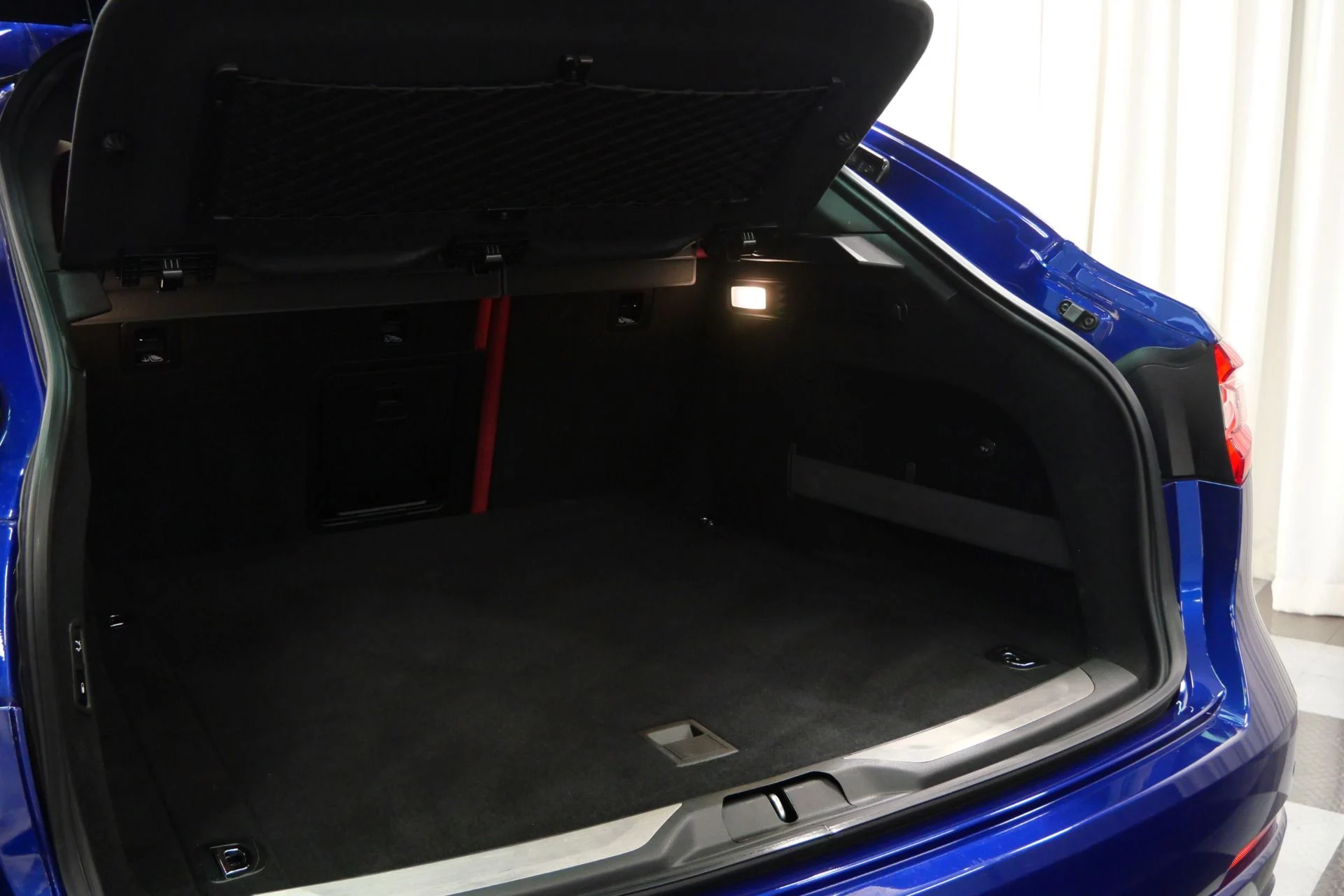mph017_118675425_Used_2017_Maserati_Levante_1761068079_9b1dcec634