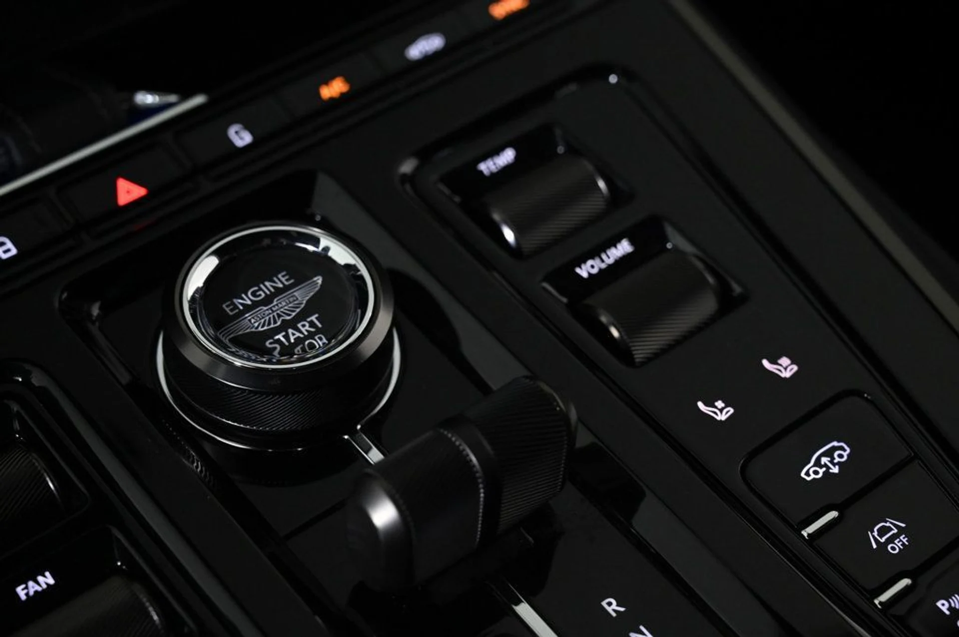 mph017_1191624859_new_2026_aston_martin_dbx_sawd_11350_22964208_18_1024_89257c57c4