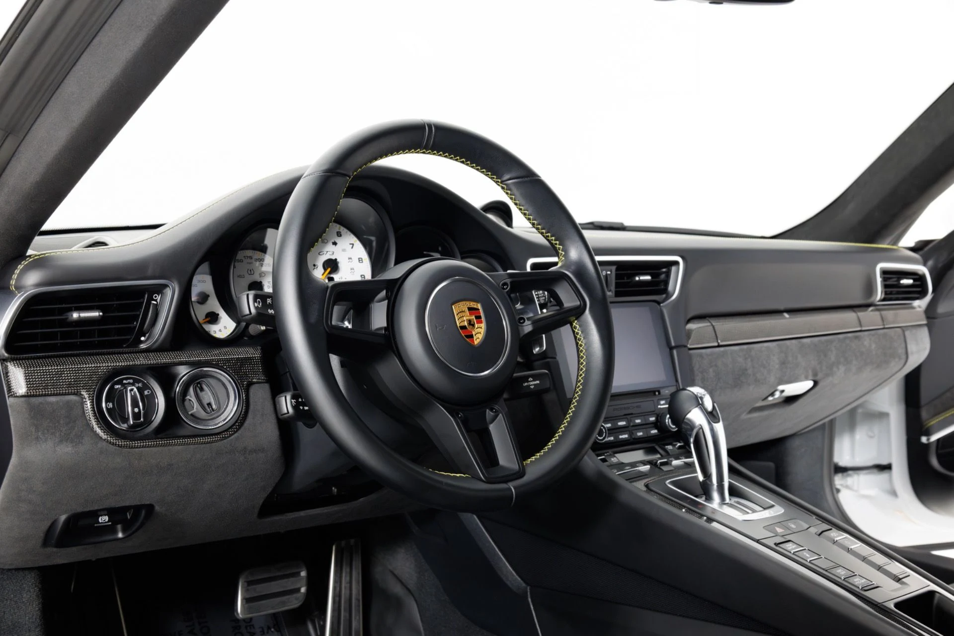 mph017_1194042906_Used_2018_Porsche_911_GT_3_1782317495_d2eab64a08