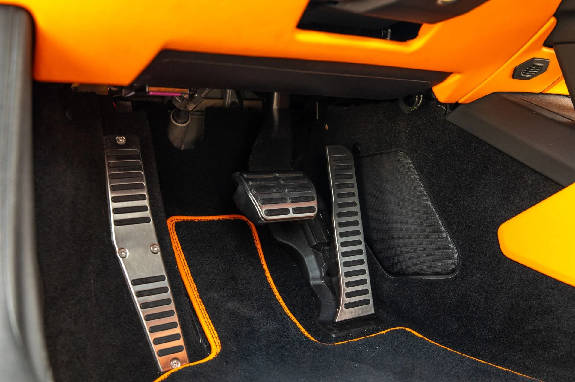 mph017_1199169390_Used_2021_Lamborghini_Huracan_EVO_1753824342_75f33c3a3c