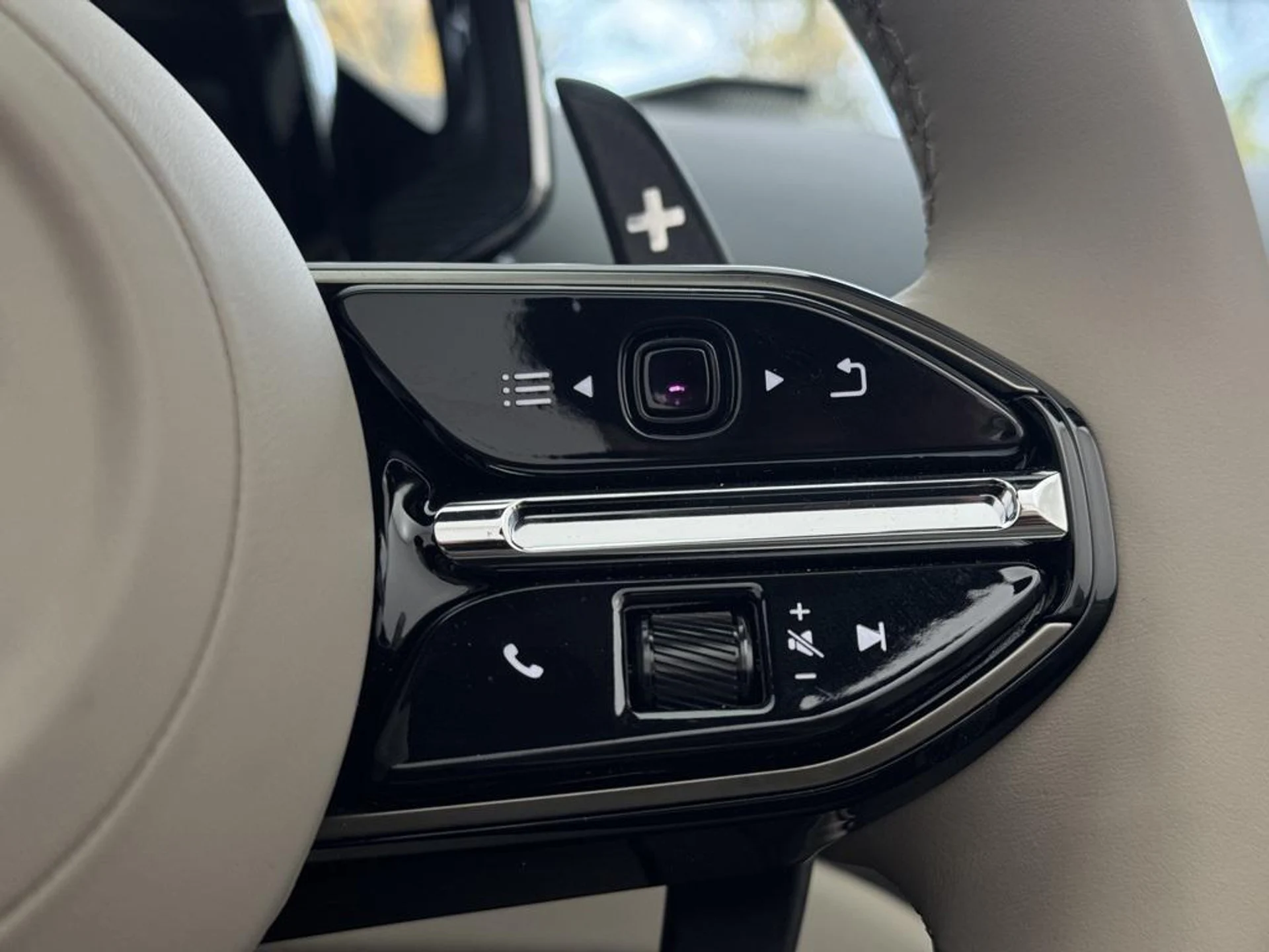 mph017_1205677422_z_D5_I4_GVVAD_Q7f9_T_Pt8_Di16_P3q_Q_a4a66284bb