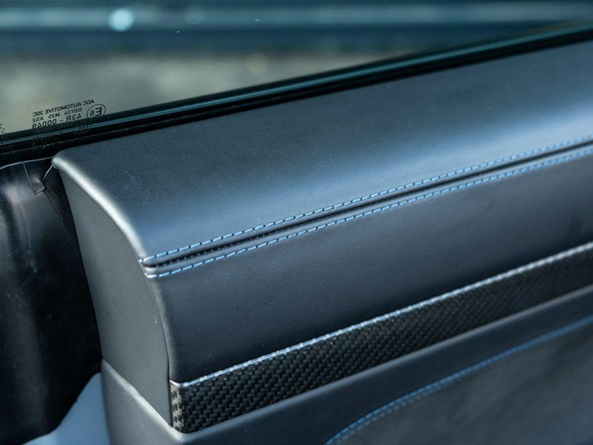 mph017_1212782888_fee_L_Sb_Udd2hqg6j3i_A4ts_UF_5_KDA_88f6f3b600