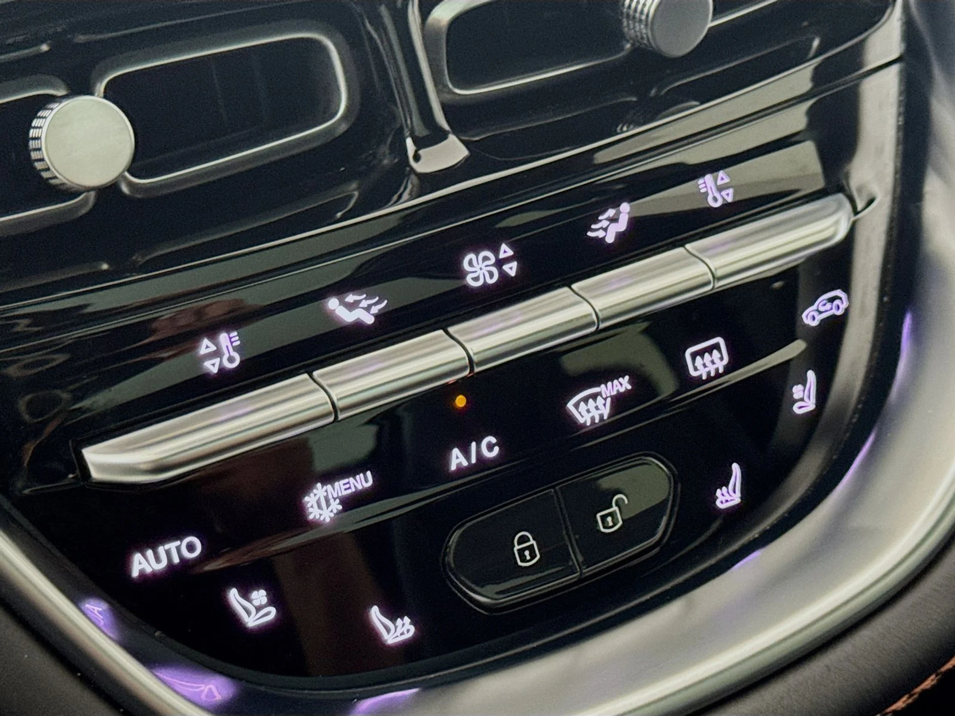 mph017_1216160923_e30f77de5dd850eb18547b04fef42252x_431f839924