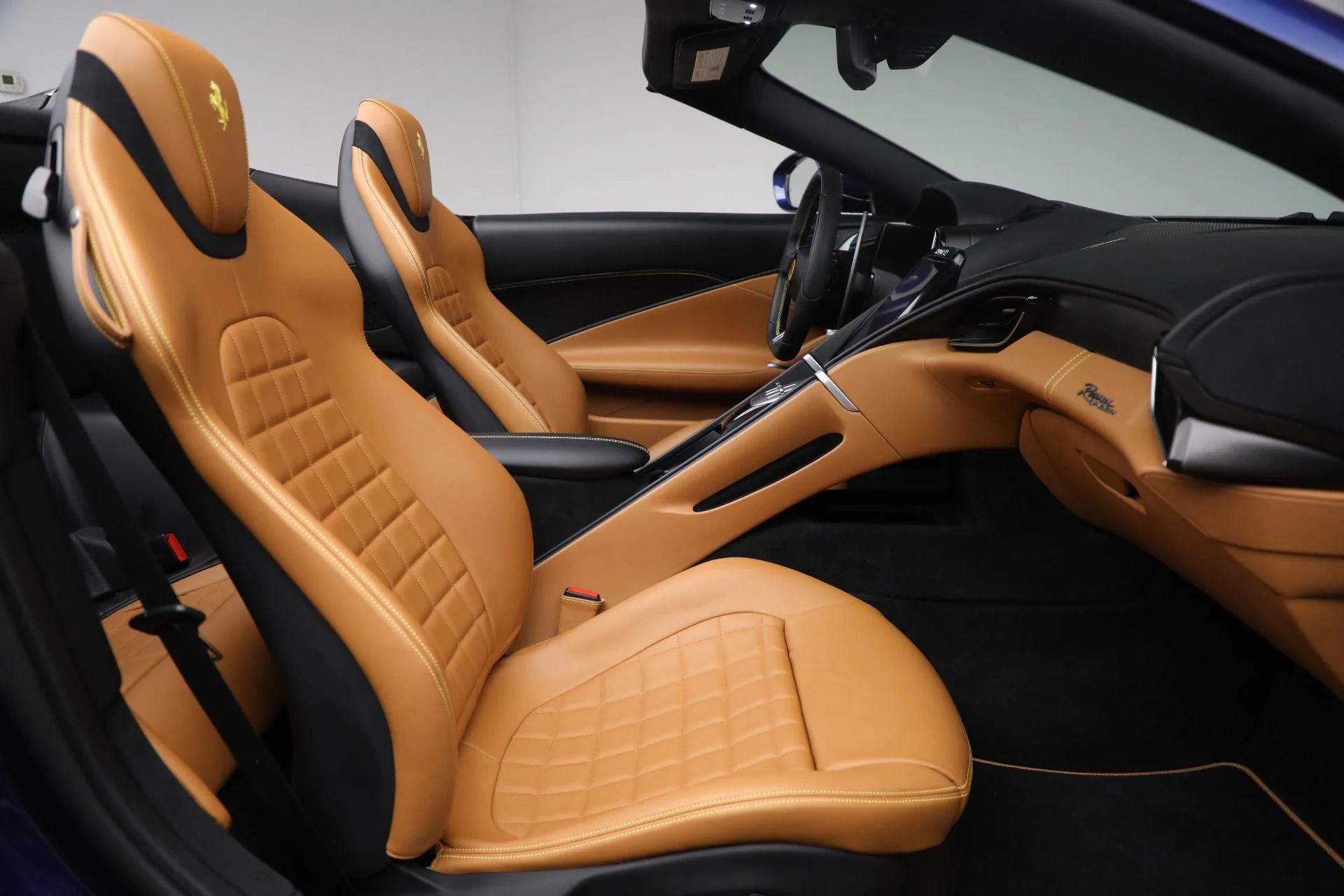 mph017_121987779_Used_2025_Ferrari_Roma_Spider_1761945061_9afad3e45c