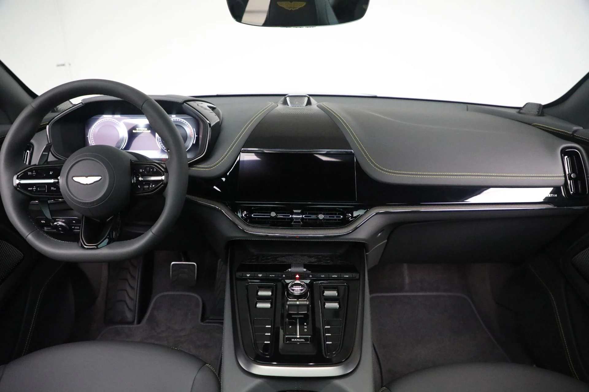 mph017_1222081798_Used_2025_Aston_Martin_DBX_707_707_cdb1094a77
