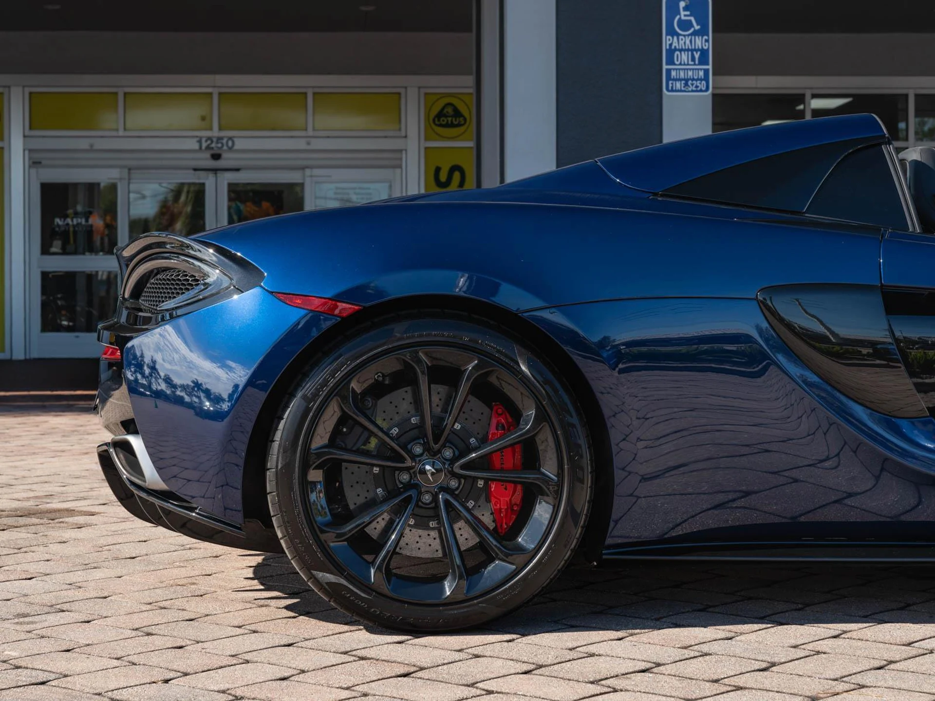 mph017_1239784601_Used_2020_Mc_Laren_570s_Spider_1778774519_47160dc800
