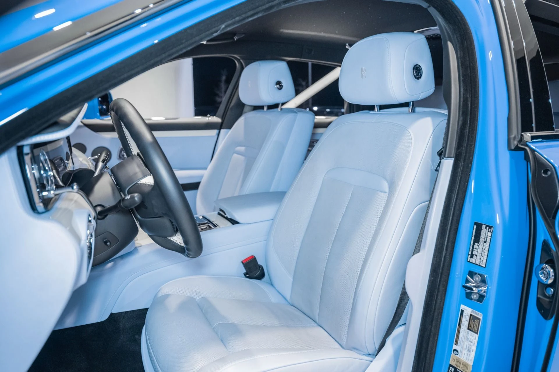 mph017_1243632625_Used_2023_Rolls_Royce_Ghost_1773457043_b247b94e37