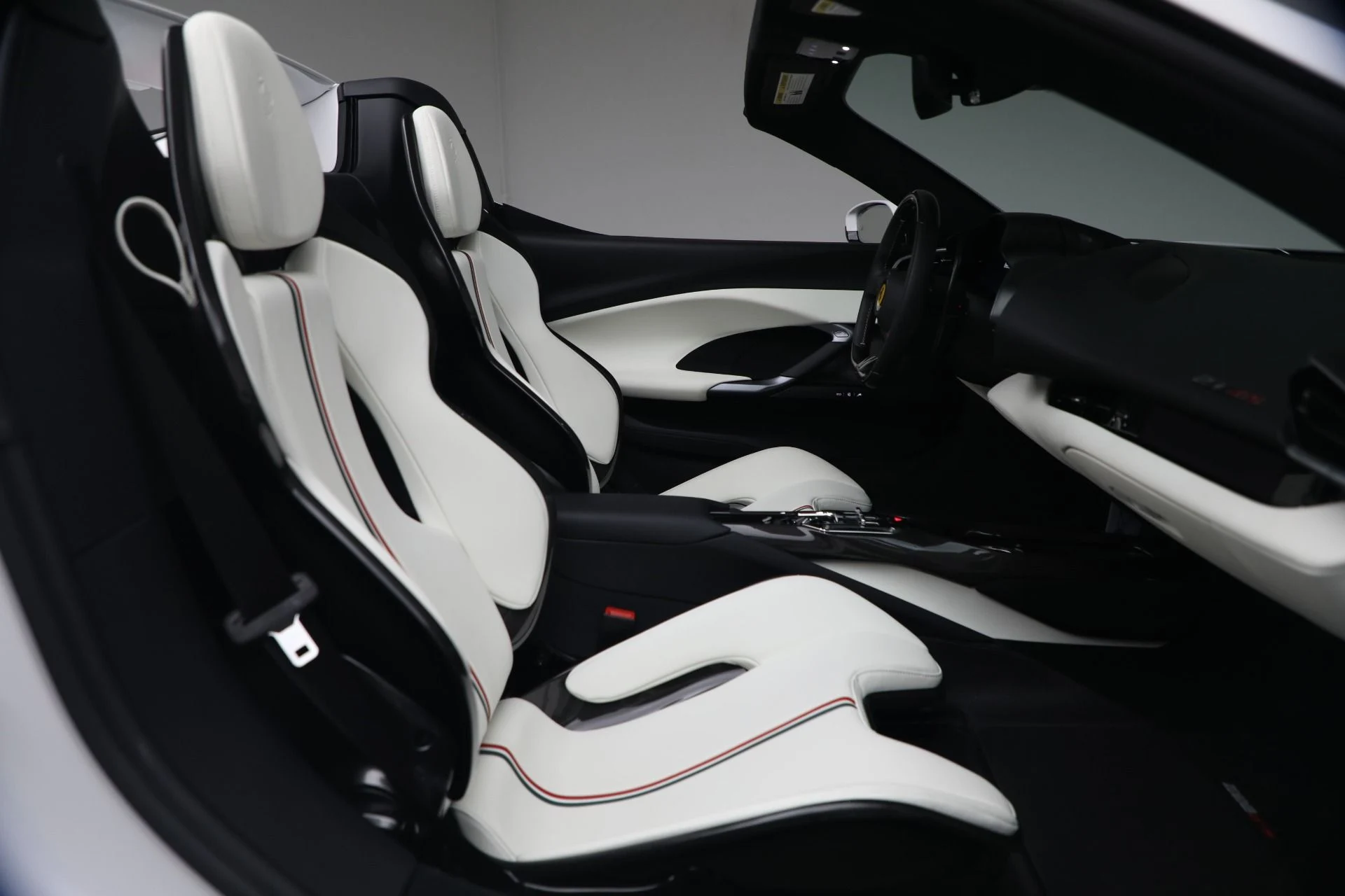 mph017_1245175388_Used_2025_Ferrari_296_GTS_1774108036_4257d22fe4