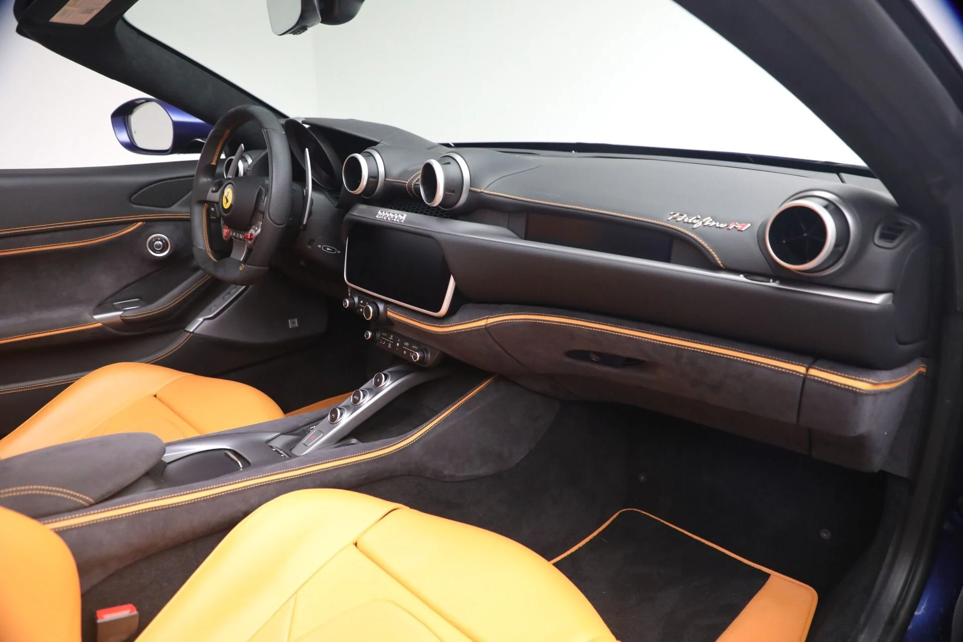 mph017_1247638895_Used_2023_Ferrari_Portofino_M_1787842069_102b79c6f6