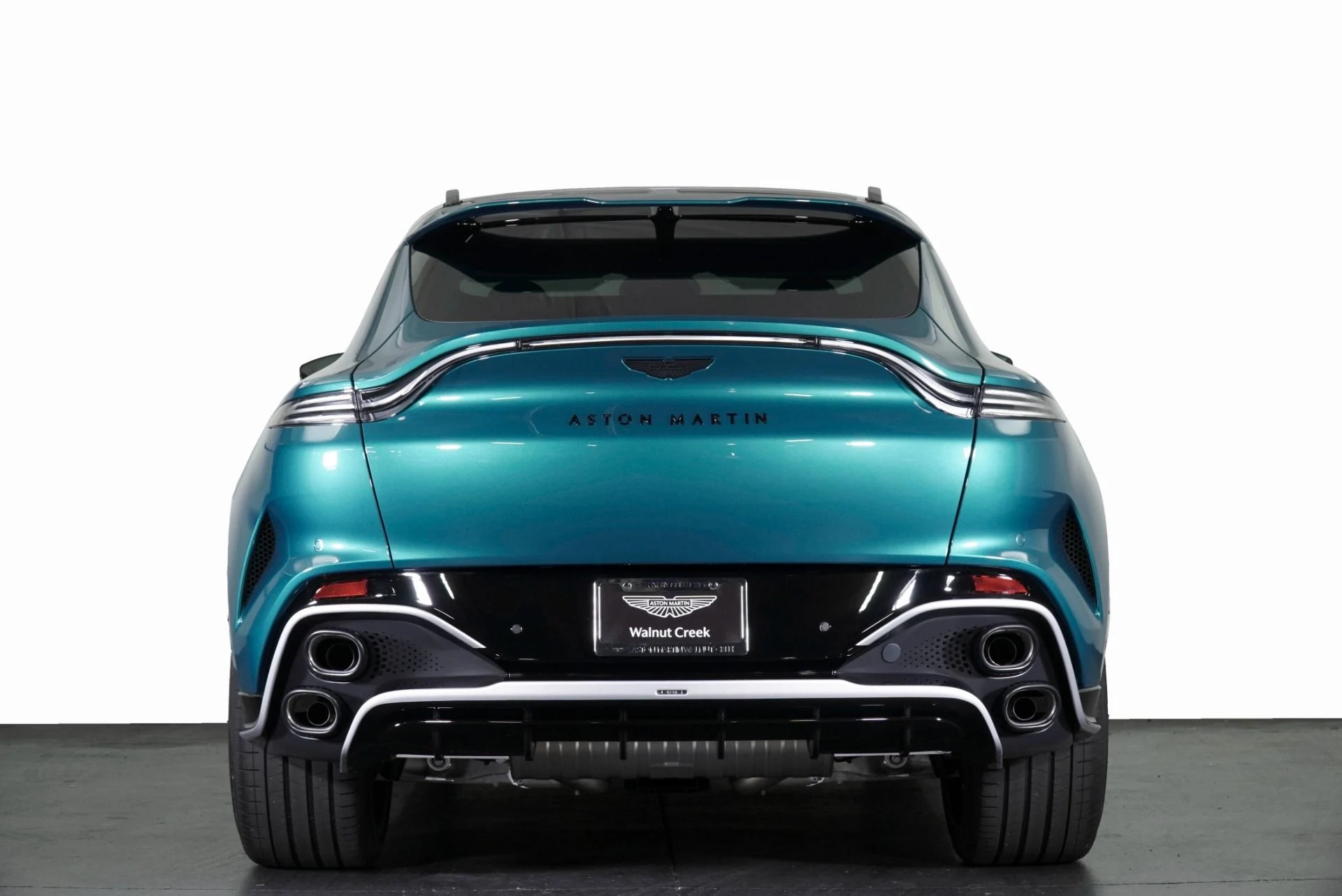 mph017_1250013264_New_2026_Aston_Martin_DBX_S_1768416197_3e919ed629