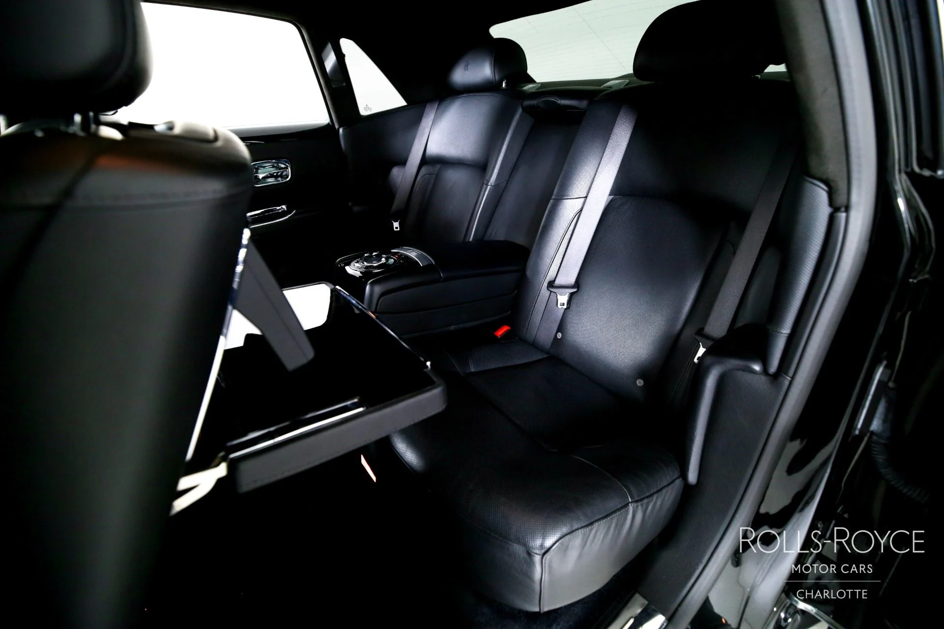 mph017_1265429135_Used_2011_Rolls_Royce_Ghost_1781189542_b918b9232a