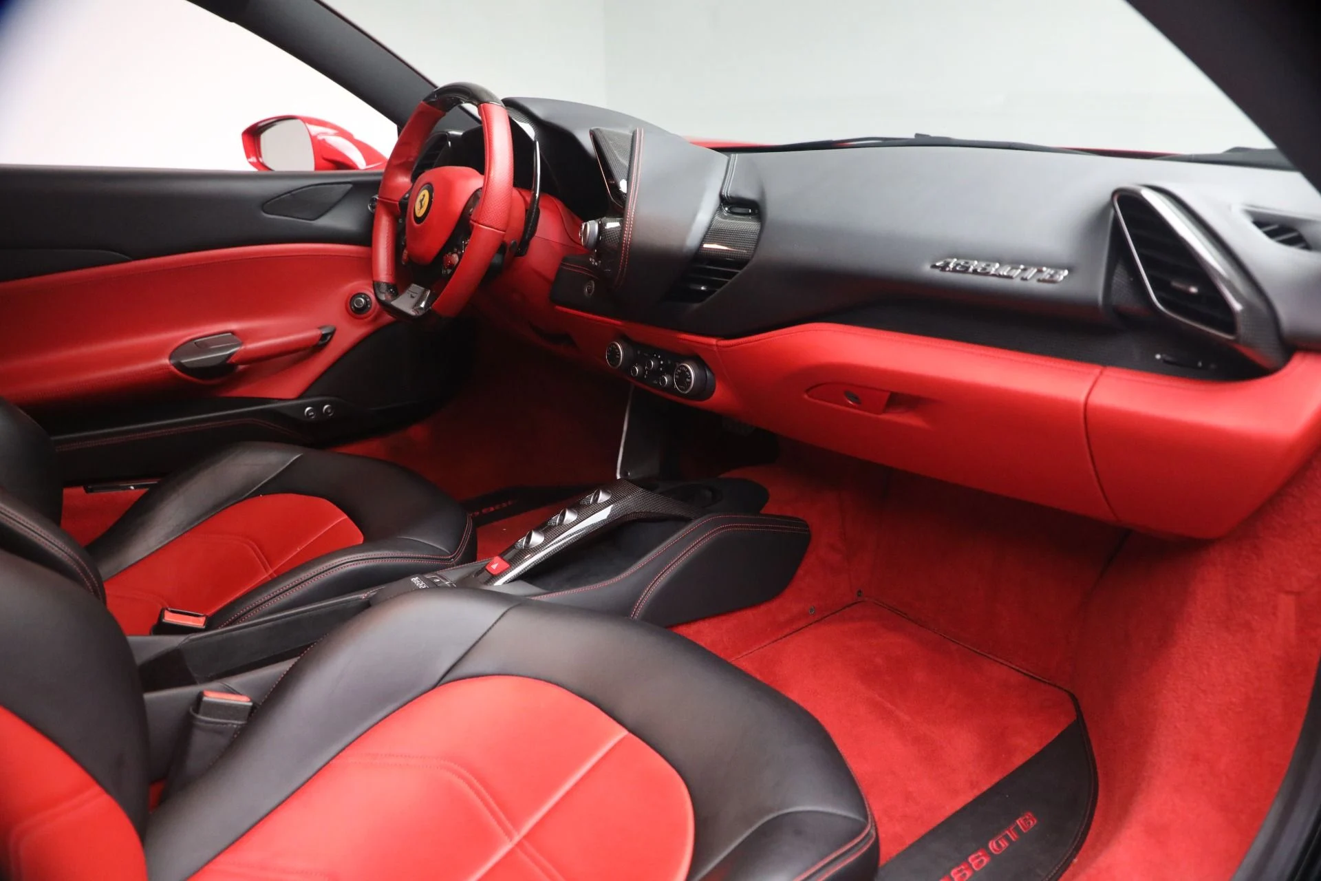 mph017_1268087121_Used_2018_Ferrari_488_GTB_1785949713_007780bc67