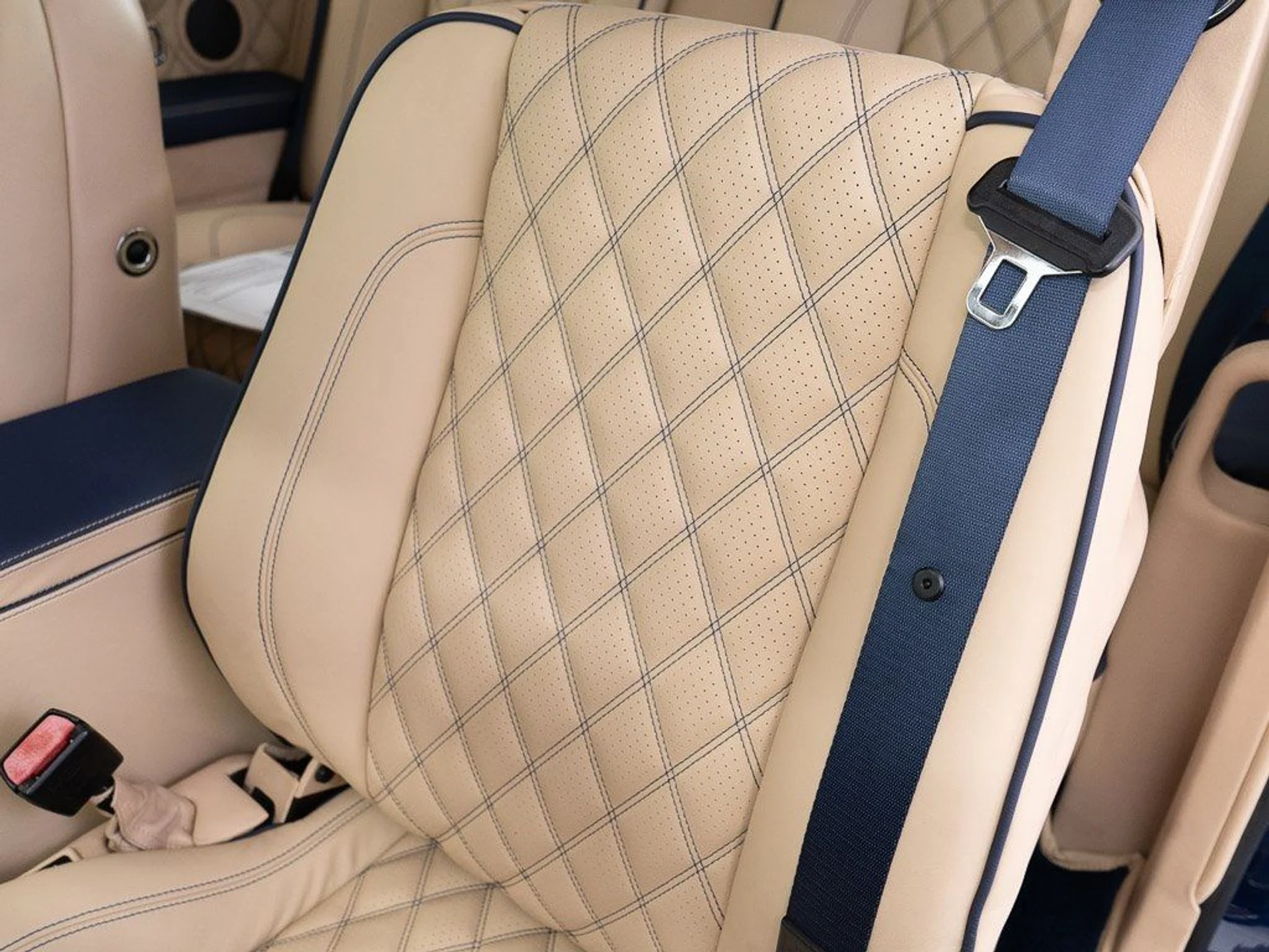 mph017_1281675621_8c70a28efc078d634ba78fbb552cbdab_6c047e2223