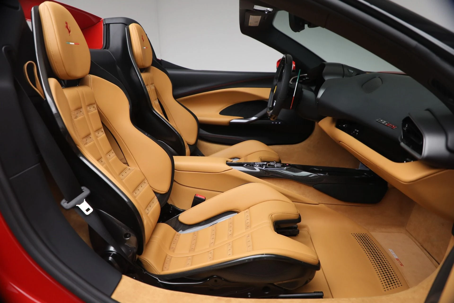 mph017_1283481200_Used_2025_Ferrari_296_GTS_1764032474_d3002aa4db