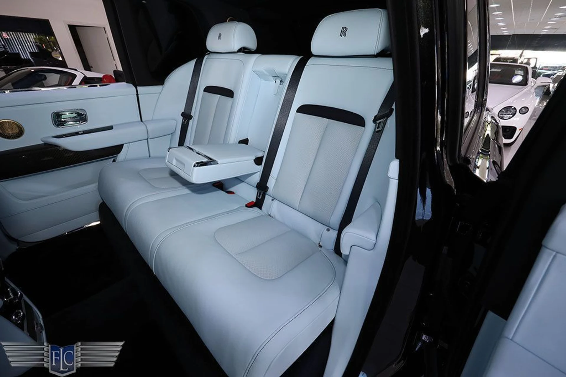 mph017_1287666623_used_2023_rolls_royce_cullinan_blackbadgesportutility_6305_22951746_18_1024_40b0b6e597