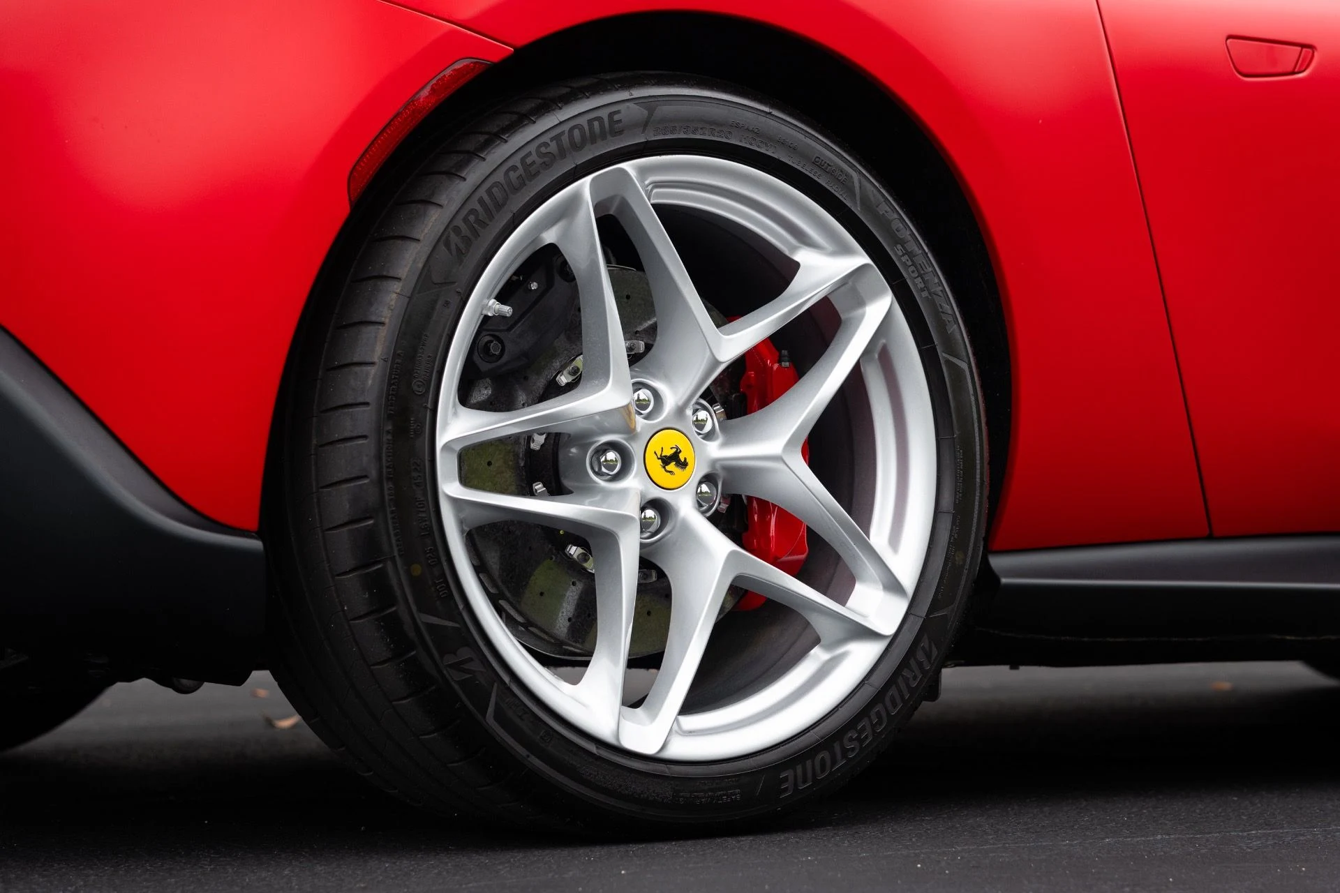 mph017_1293770327_Used_2023_Ferrari_Roma_1777005512_267225d7c6