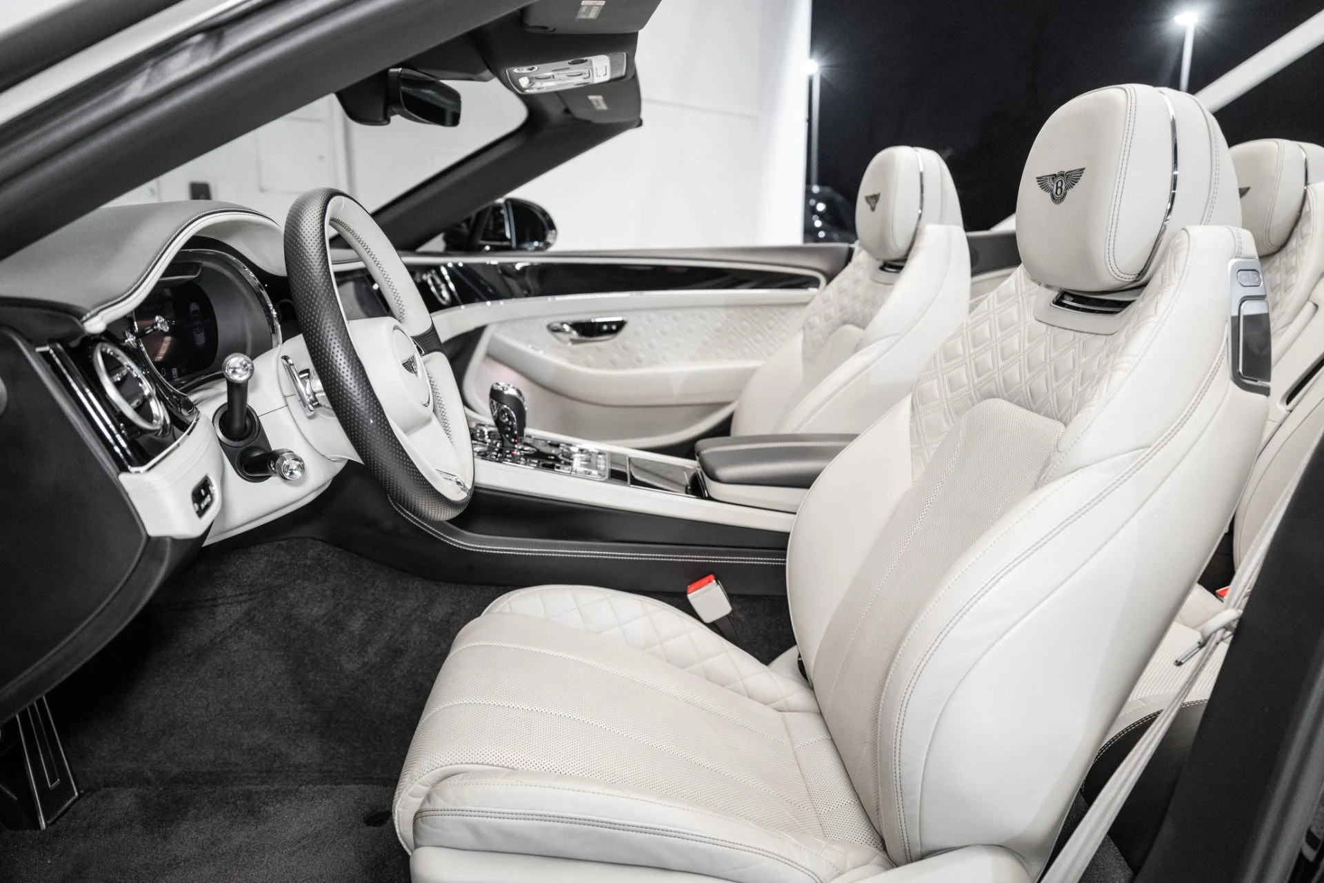 mph017_1294278975_Used_2020_Bentley_Continental_GTC_V8_1739205843_20fd629ac5