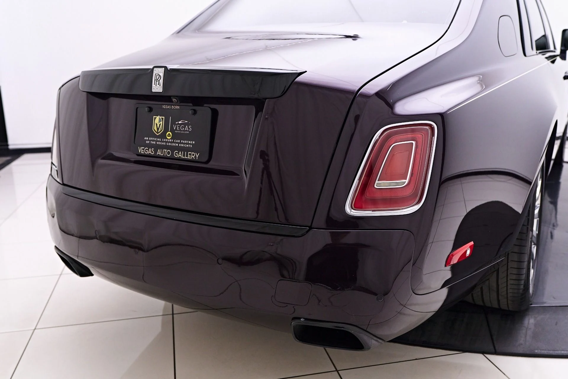 mph017_1295242773_Used_2019_Rolls_Royce_Phantom_Base_1747772635_55c06ba51e