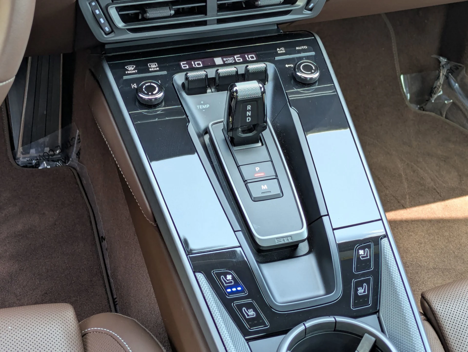 mph017_1296941564_cfbcb755bbc35a2c1165c3c9869aa1a8x_4ae44e41cb