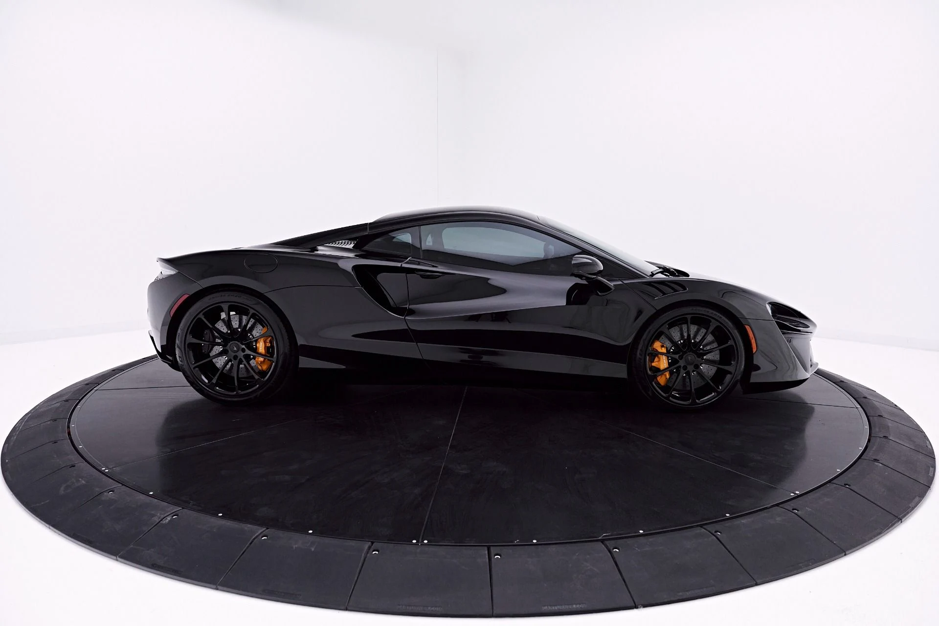 mph017_1297335000_Used_2026_Mc_Laren_Artura_Vision_1777507450_b0aafdd777