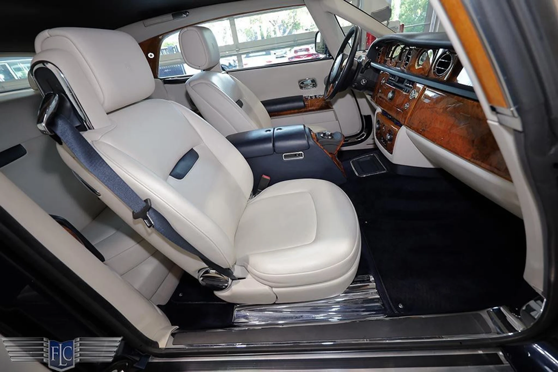 mph017_1297755504_used_2010_rolls_royce_phantom_coupe_2drcoupe_9689_23032894_18_1024_cf0db6ead7