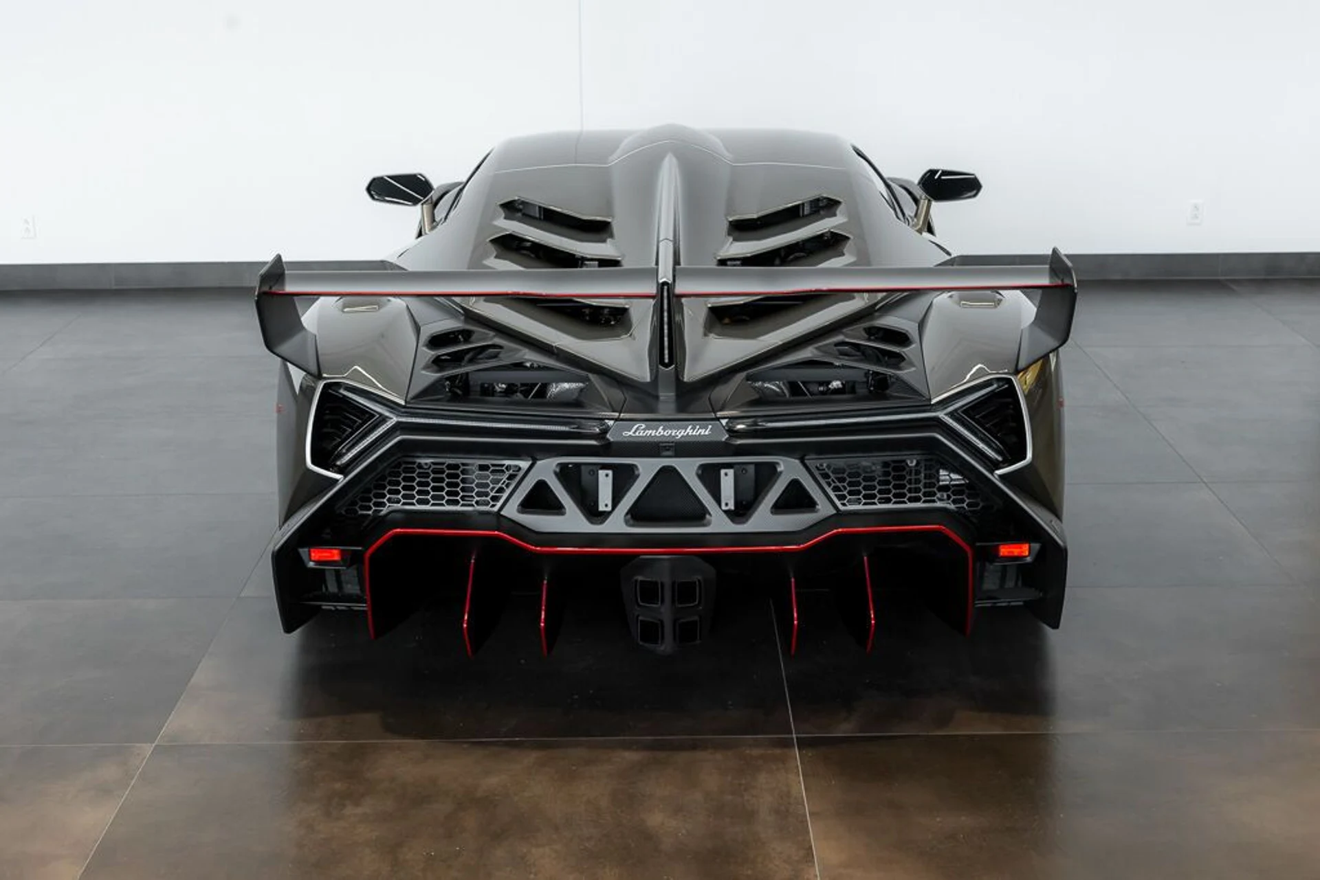 mph017_1300937676_lamborghini_veneno_2014_jpg_v_1779988126_9c4802c51f