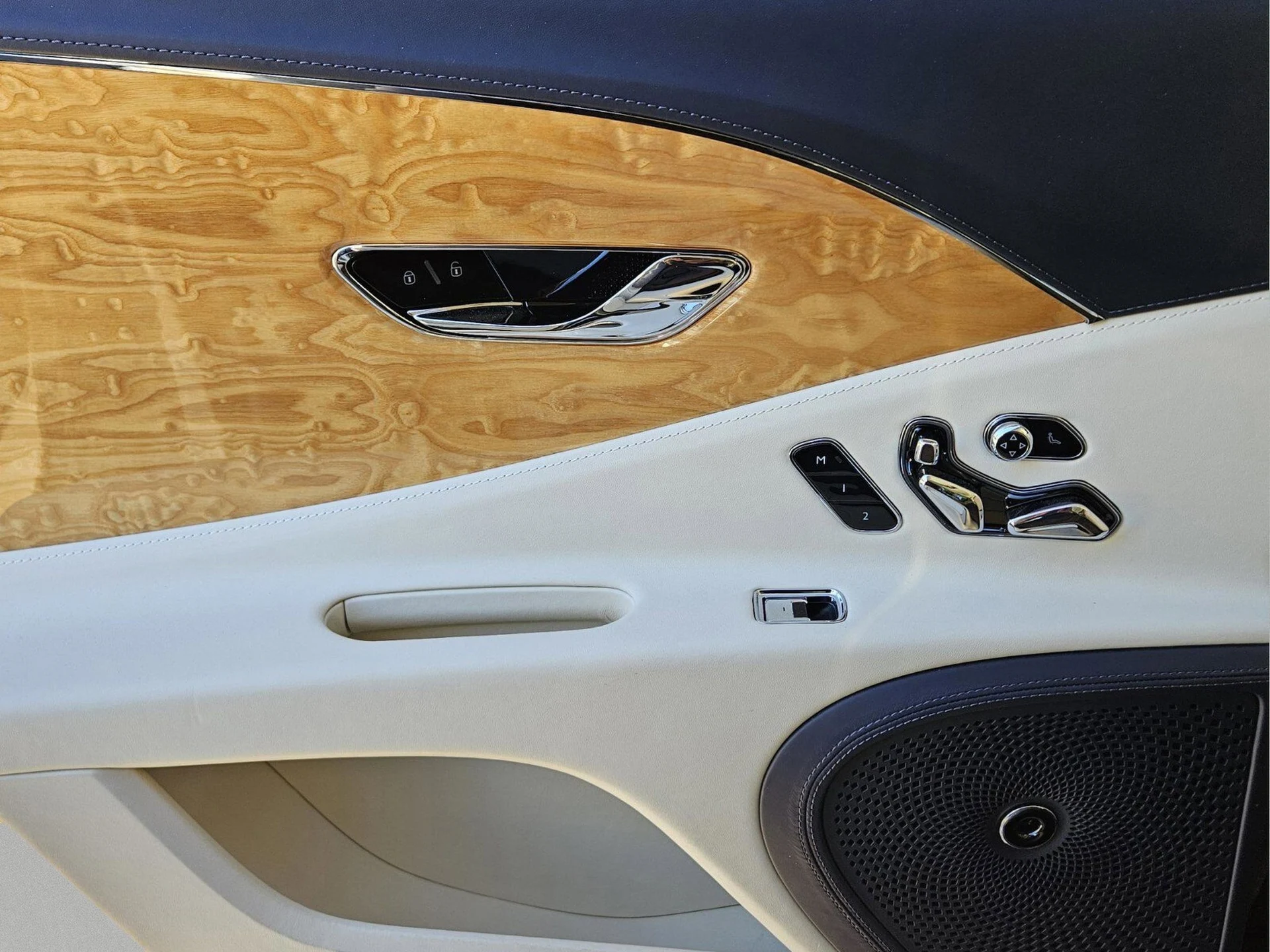 mph017_1303849943_37290c0d218f50bfedb8e27cb4285ac5x_9e4e086670