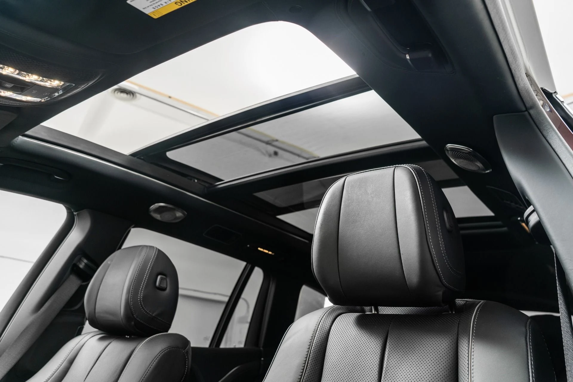 mph017_1309760003_Used_2023_Mercedes_Benz_Maybach_GLS_600_4_MATIC_Factory_Two_Tone_paint_Diamond_Turned_Wheels_Loaded_1757365639_4fd6790564