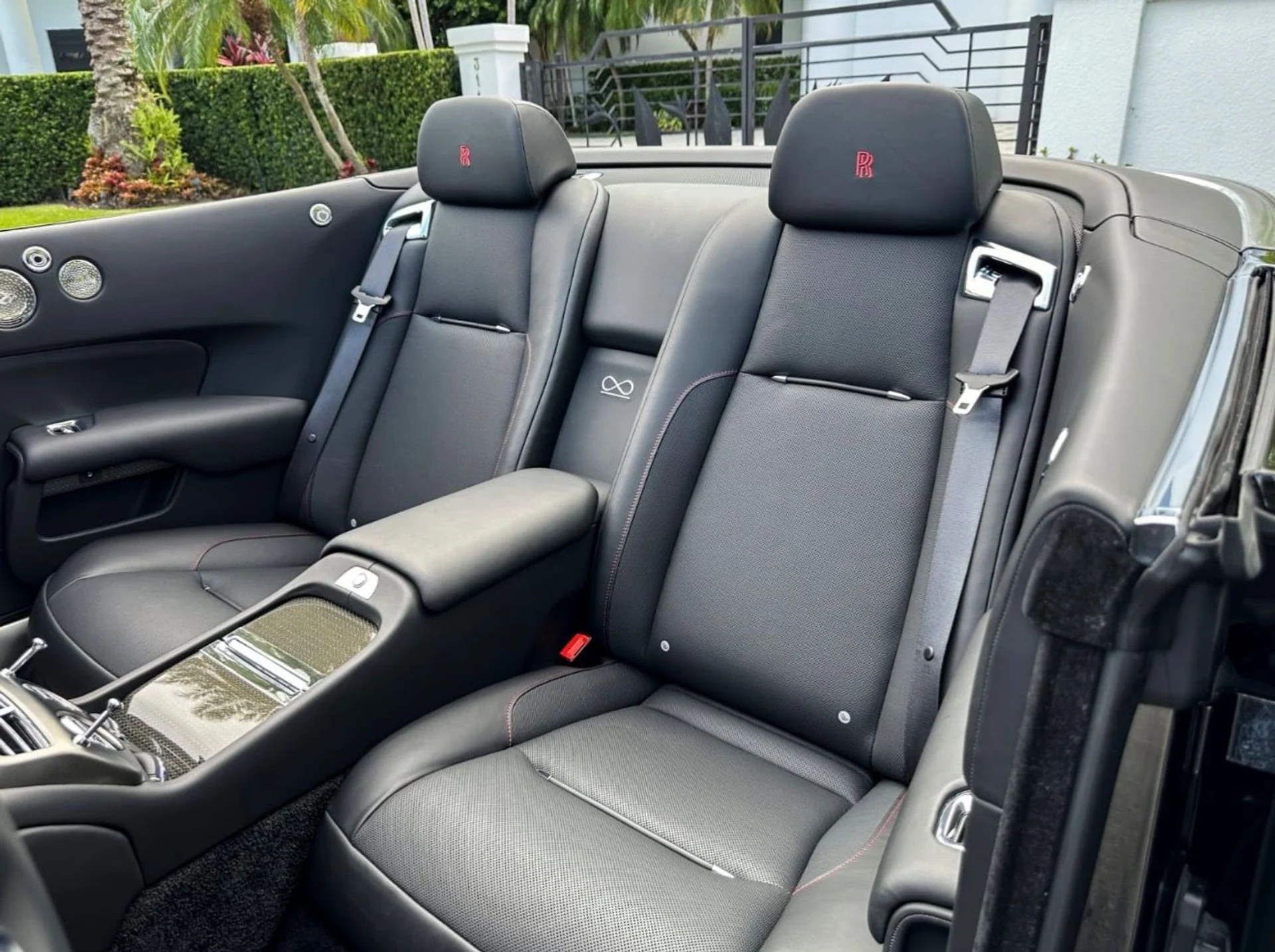 mph017_1313792018_Used_2020_Rolls_Royce_Dawn_Black_Badge_1765830393_3b04fcf2a8