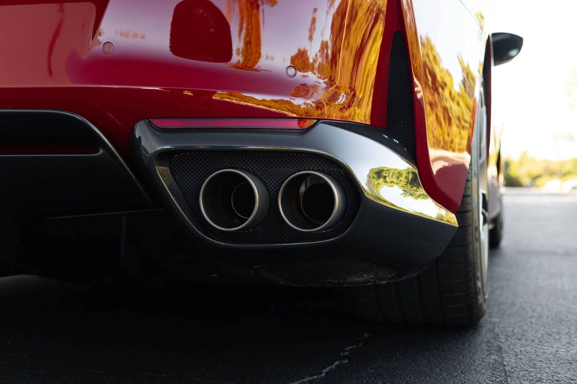 mph017_1321451418_Used_2023_Ferrari_812_GTS_1767886631_304e05ef10