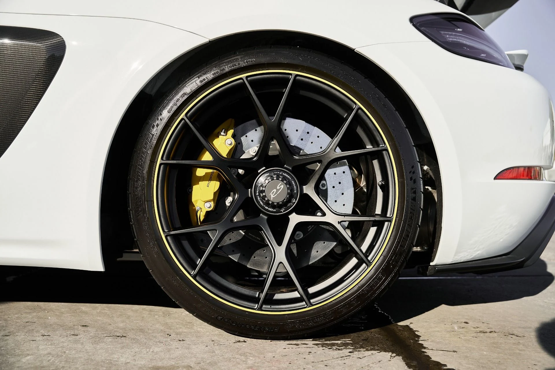 mph017_1321514640_Used_2025_Porsche_718_Cayman_GT_4_RS_1766025480_a1e9d2e21d