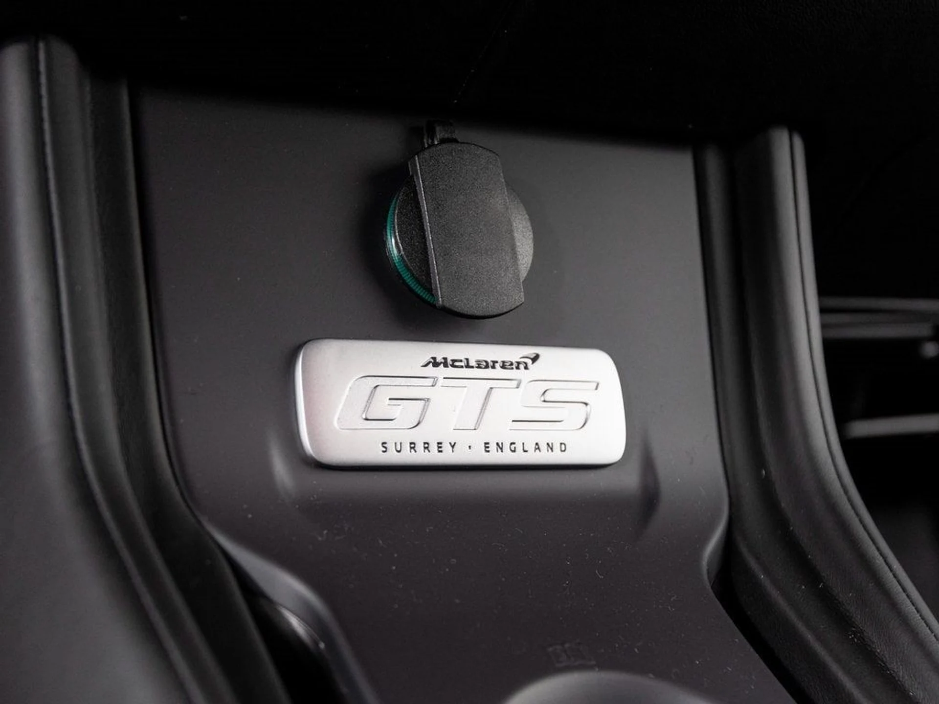 mph017_133585198_e55cf23ffa094ea1f3aaf510071a3c75x_809499d26a