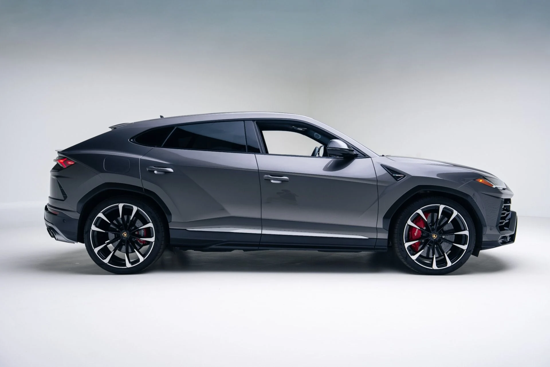 mph017_1342508216_Used_2021_Lamborghini_Urus_1764807920_e515aa23b4