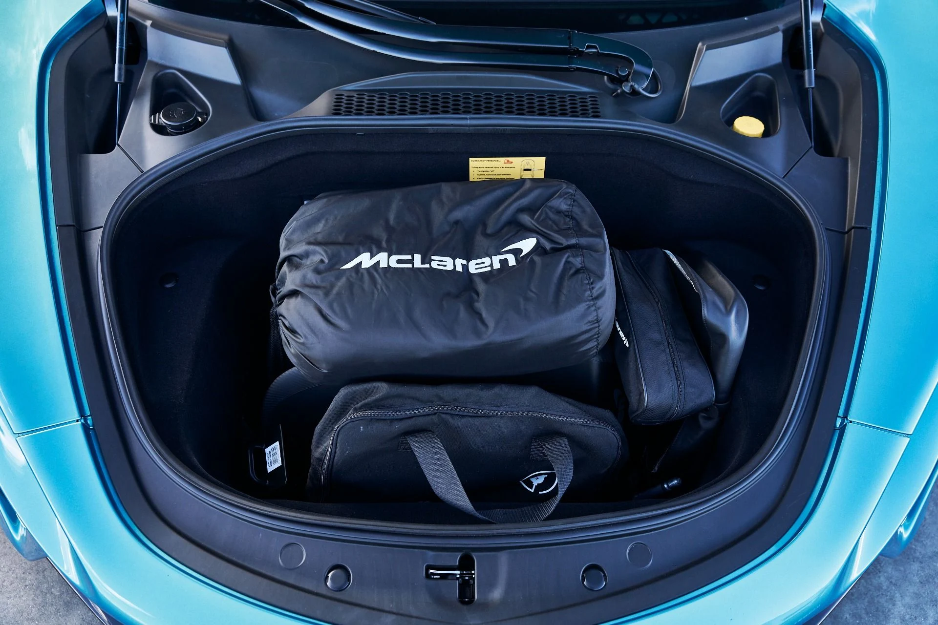 mph017_134445358_Used_2025_Mc_Laren_Artura_1771382296_50be13e8fa