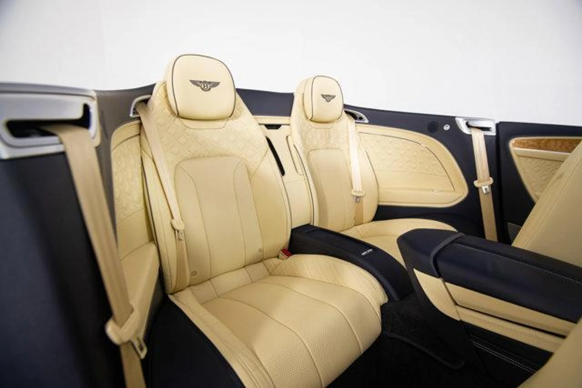 mph017_1356402743_9ud_RT_2_J_Nfnjs_Tpu_KP_Ck_U7_E_Kml_IA_8456942f83