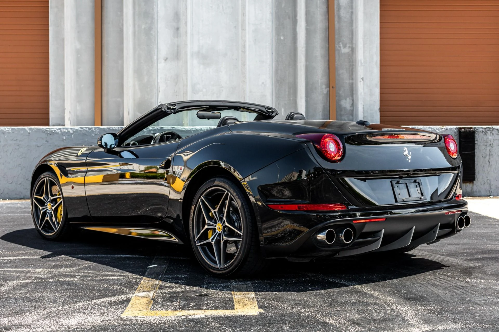 mph017_1356760528_Used_2017_Ferrari_California_T_EXTREMELY_CLEAN_ALL_THE_RIGHT_OPTIONS_NO_STICKY_BUTTON_1657720579_9908bc6653