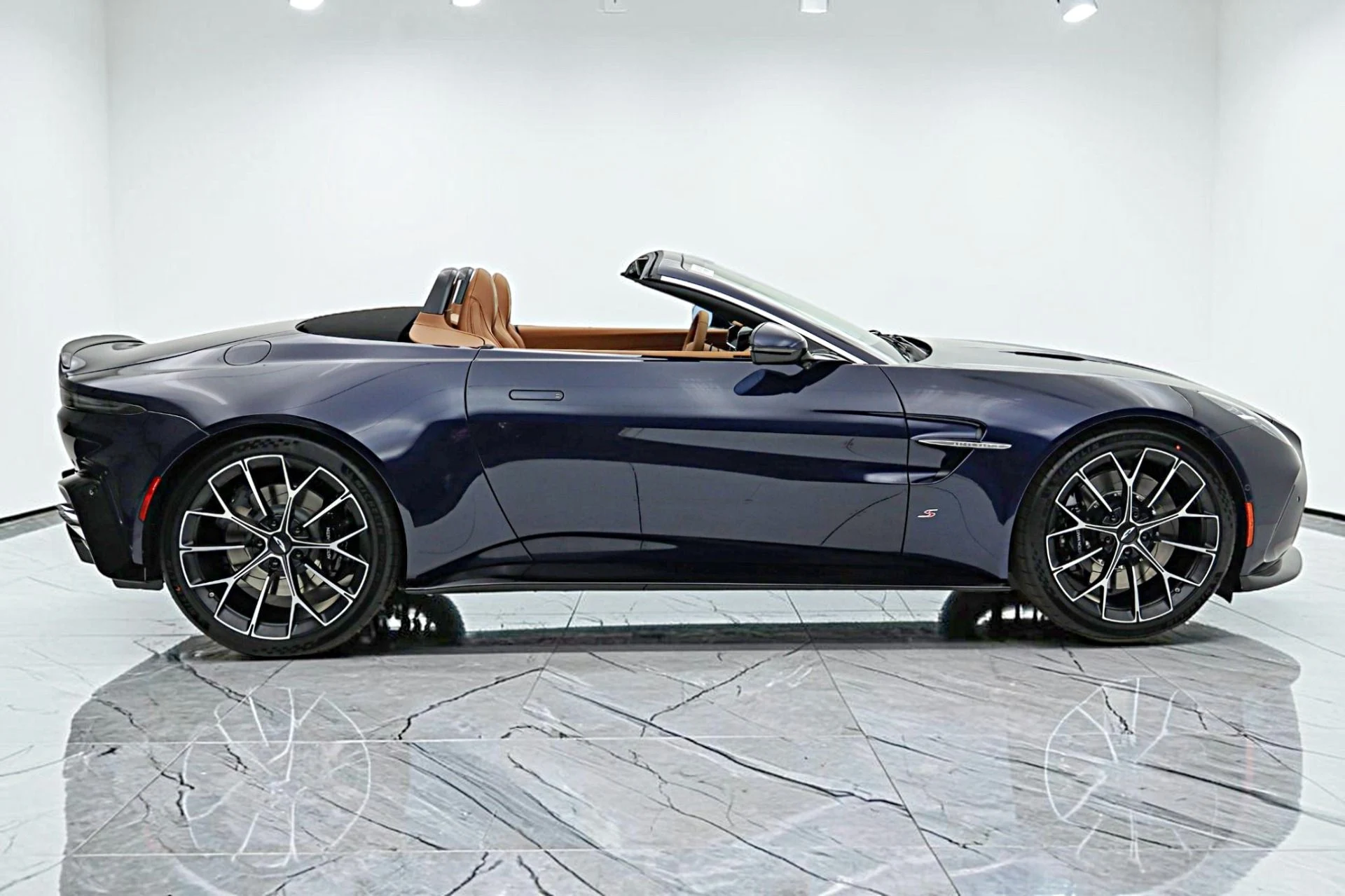 mph017_1360873133_New_2026_Aston_Martin_Vantage_S_Roadster_3c69379328