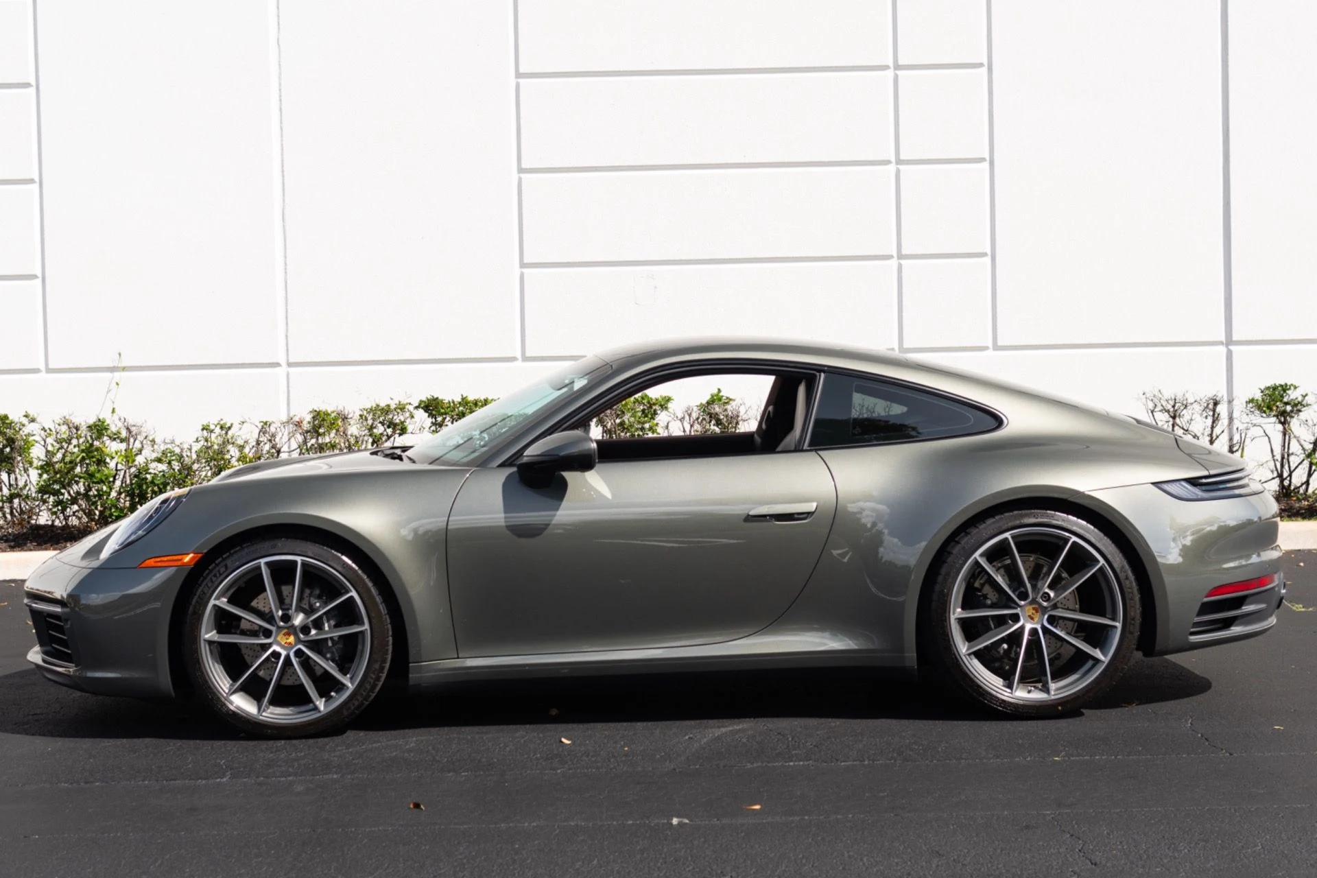 mph017_1364194593_Used_2024_Porsche_911_Carrera_1772817616_88a13daa52