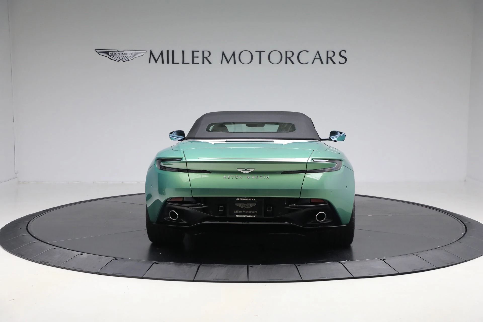 mph017_1372146833_New_2025_Aston_Martin_DB_12_Volante_a100992dfe