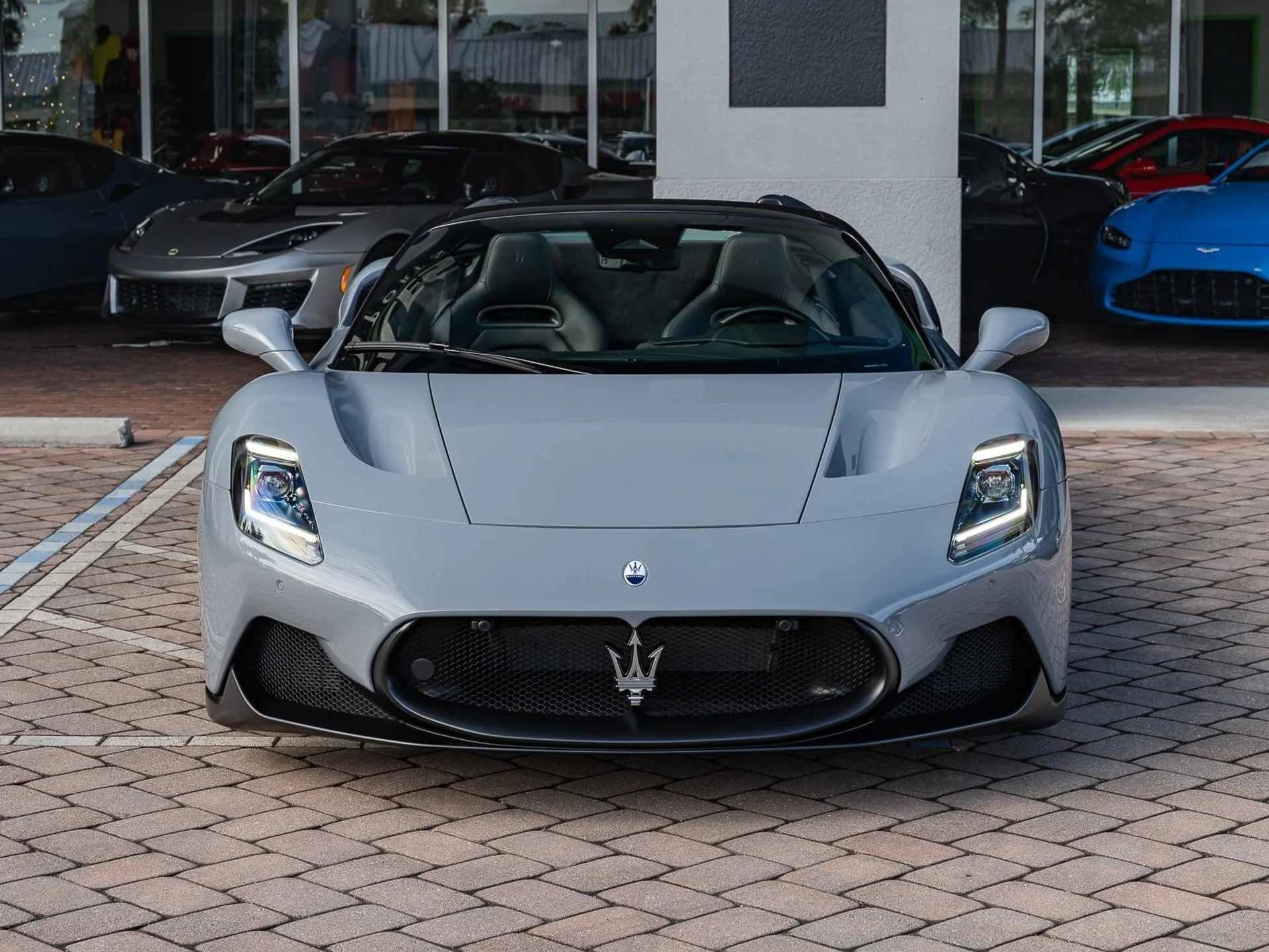 mph017_1376791282_Used_2023_Maserati_MC_20_Cielo_1753203983_4c1bae819b