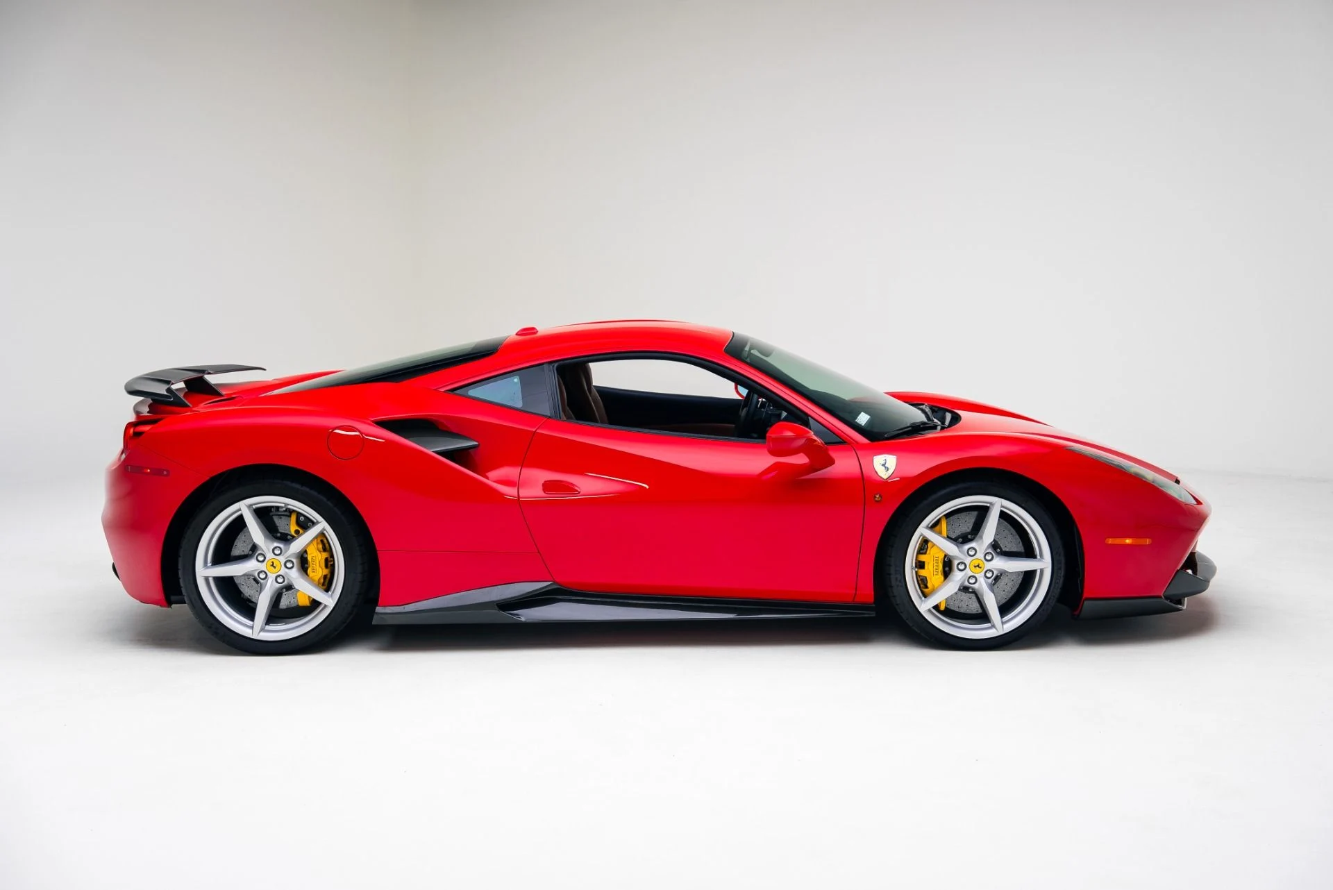 mph017_1388004141_Used_2018_Ferrari_488_GTB_1767046260_9266ba6763