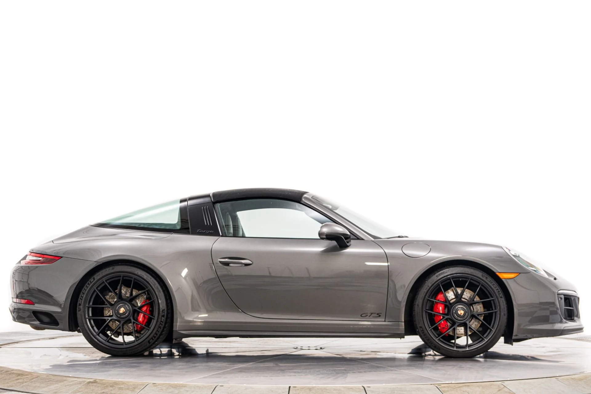mph017_1388885521_Used_2018_Porsche_911_Targa_4_GTS_1781794965_9af4ce0905