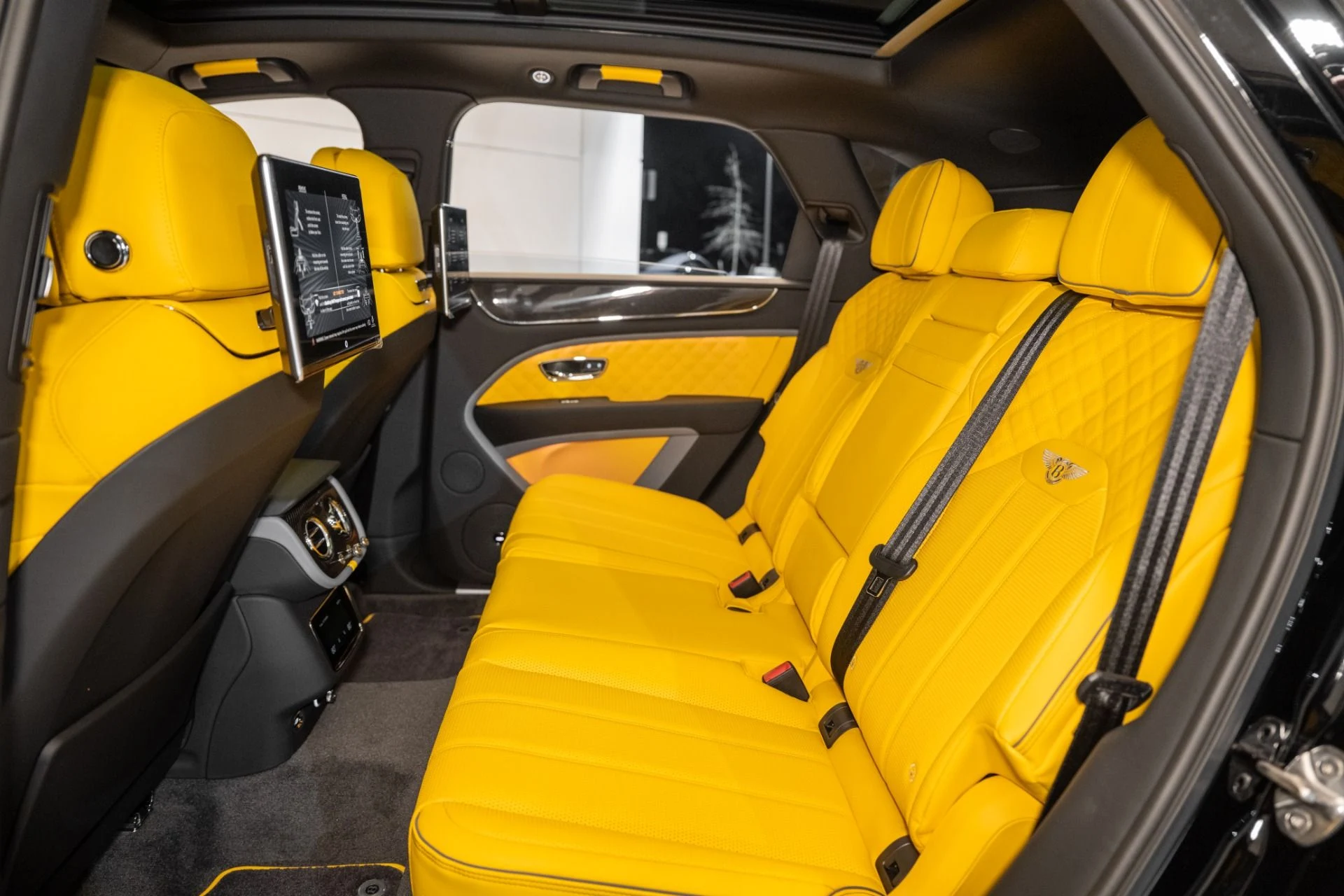 mph017_13889390_Used_2024_Bentley_Bentayga_S_V8_1734149546_bcd2731972