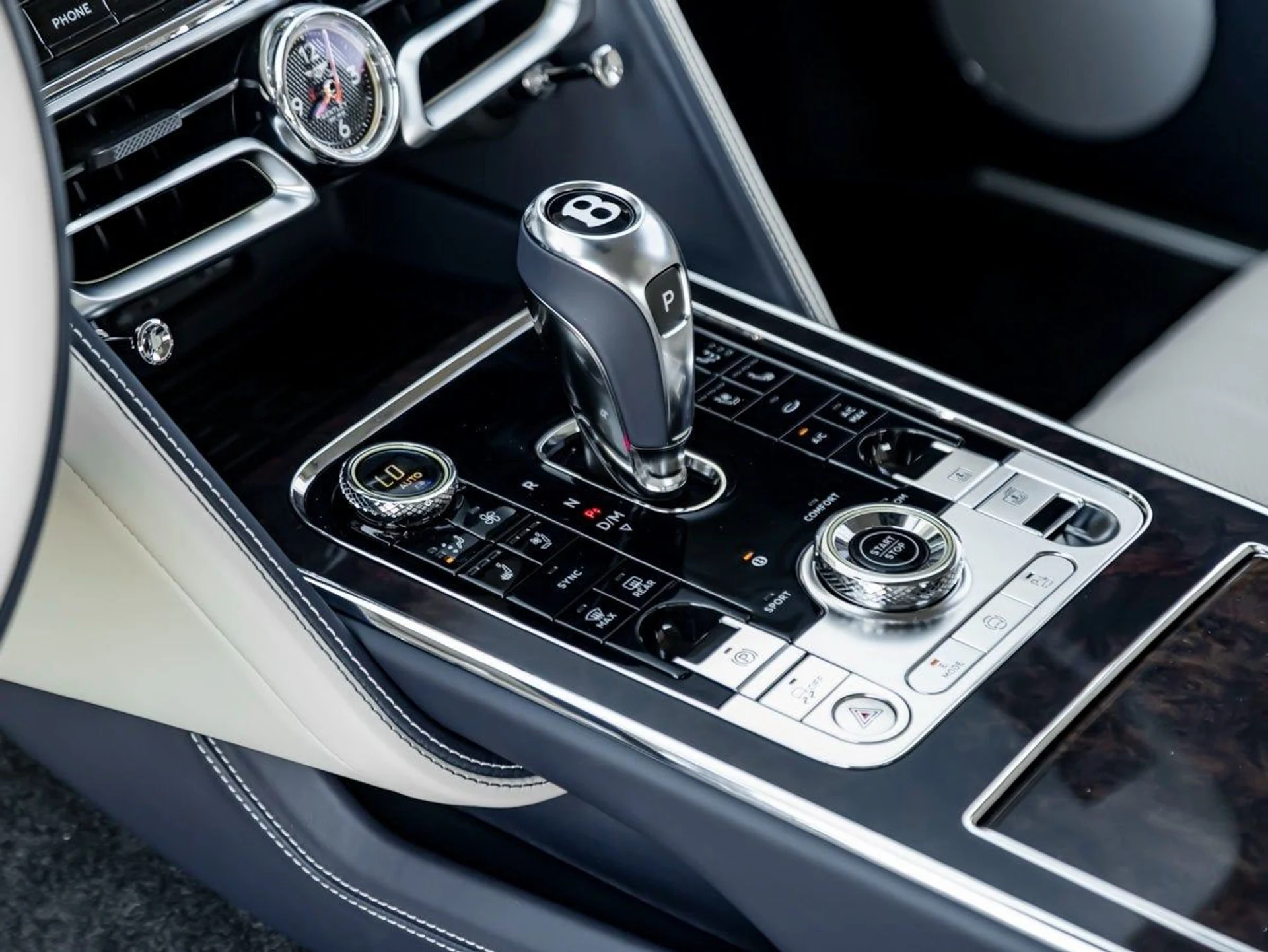 mph017_138989653_18_f10b418cf9