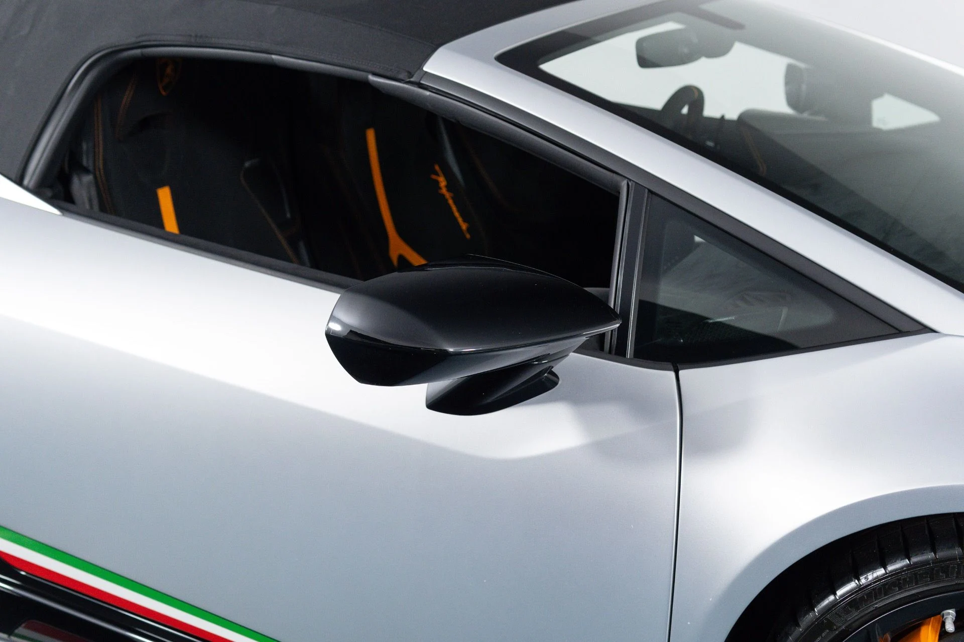 mph017_1392572480_Used_2018_Lamborghini_Huracan_Performante_Spyder_1781732323_887b81753c