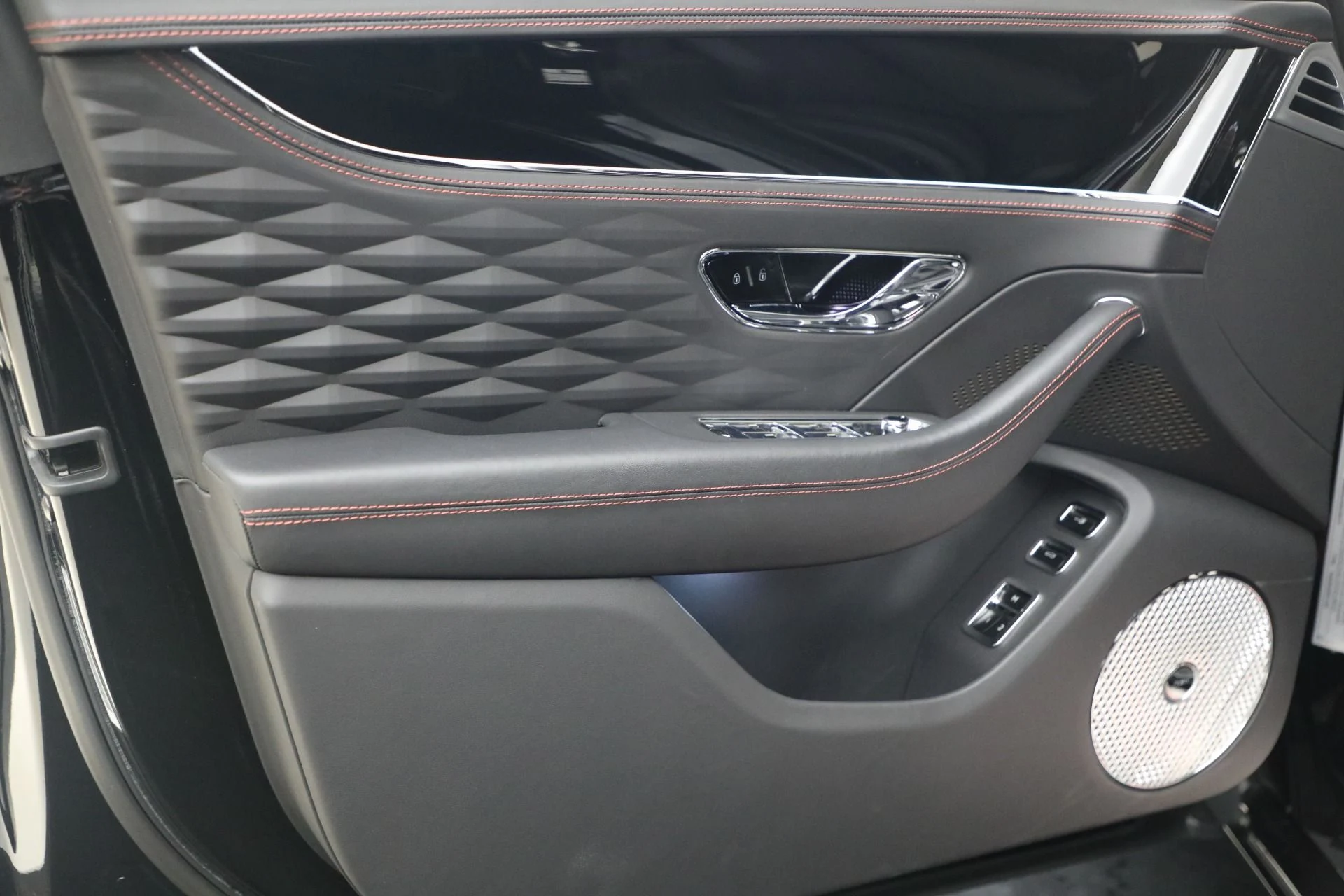 mph017_139344511_Used_2022_Bentley_Flying_Spur_Hybrid_1788639346_1d0a272bd6