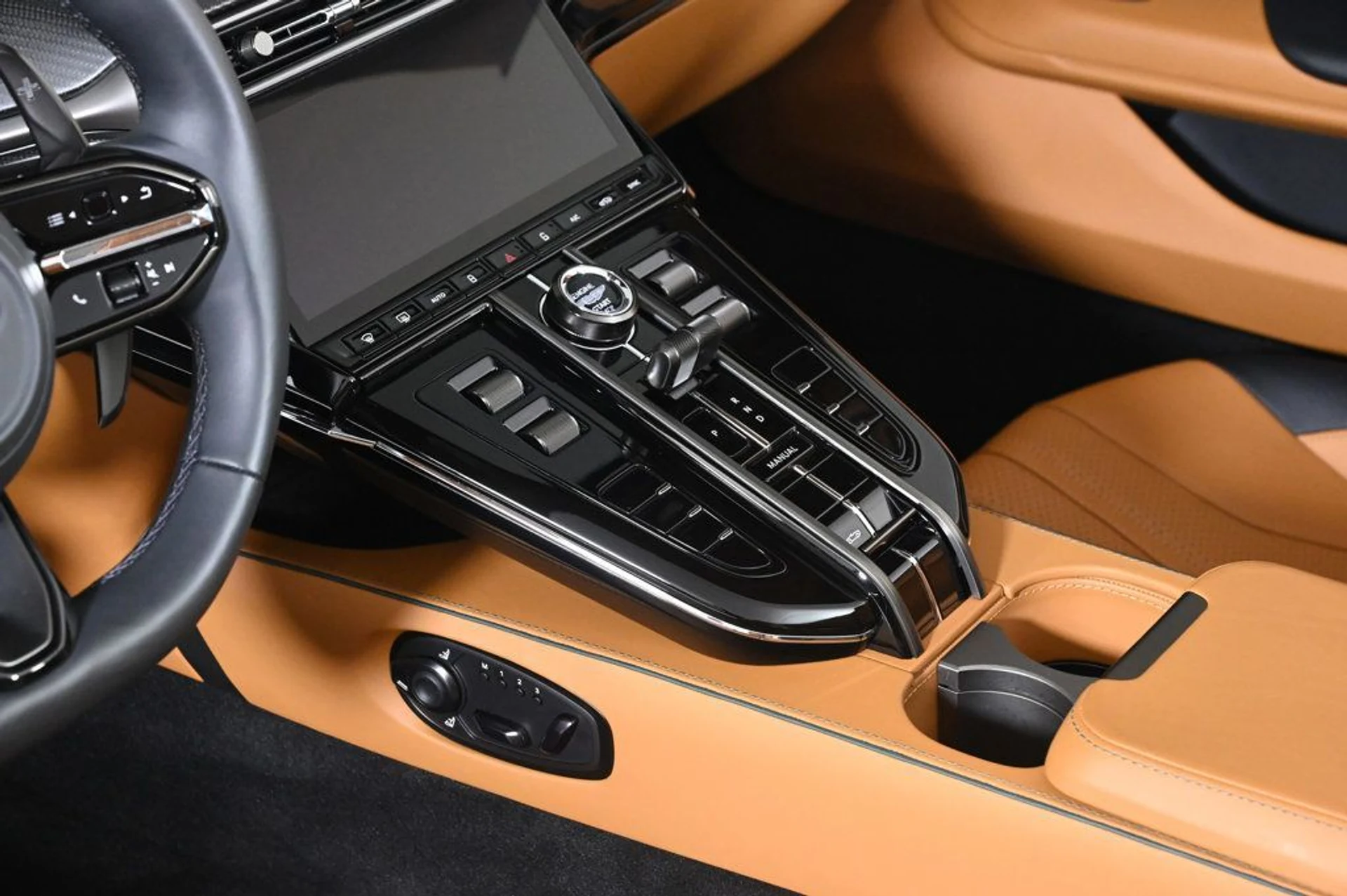 mph017_139564471_used_2026_aston_martin_vantage_base_11350_22991010_17_1024_02638c9bad