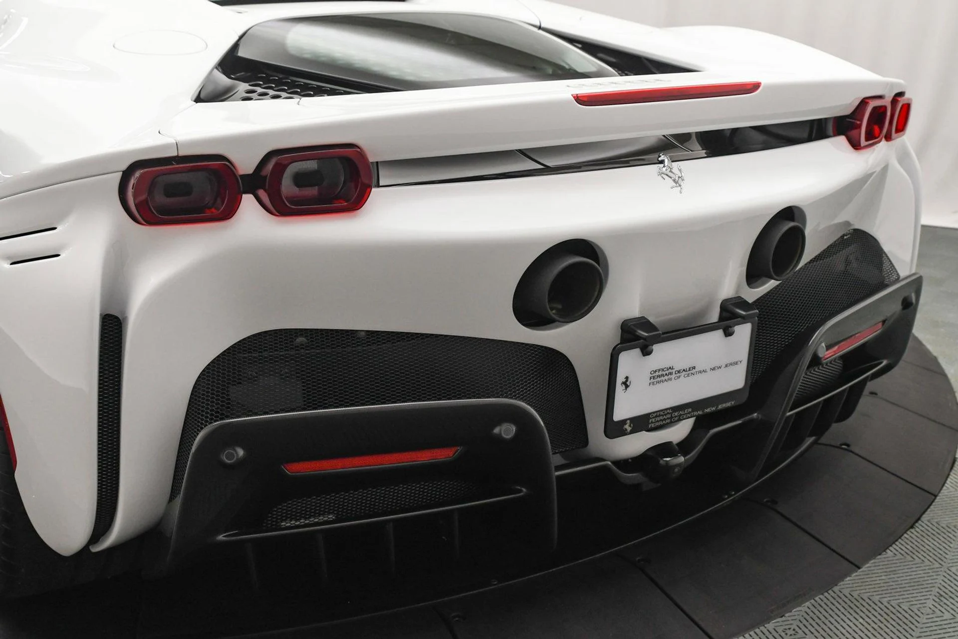 mph017_1396878070_Used_2023_Ferrari_SF_90_Stradale_1731749230_372e3f45ba
