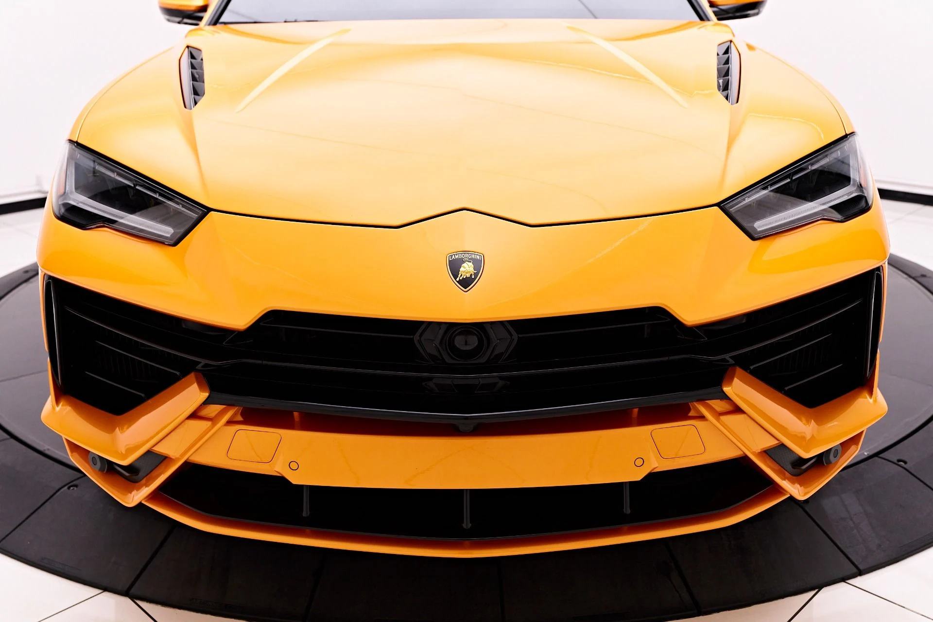 mph017_1400287865_Used_2023_Lamborghini_Urus_S_1747338722_e3c226b5c3