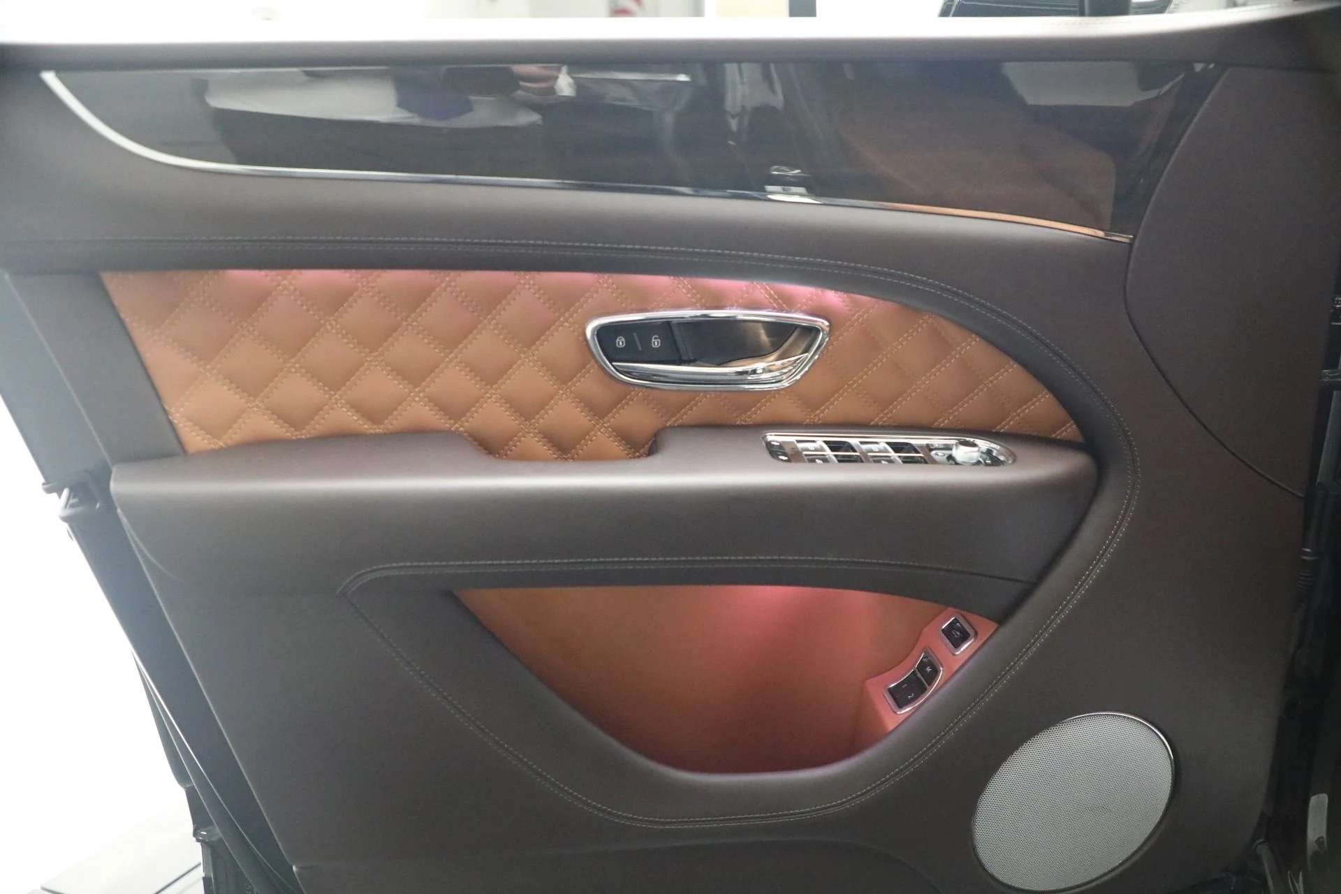 mph017_1403297683_Used_2021_Bentley_Bentayga_Speed_1787670236_a9f6ce3297